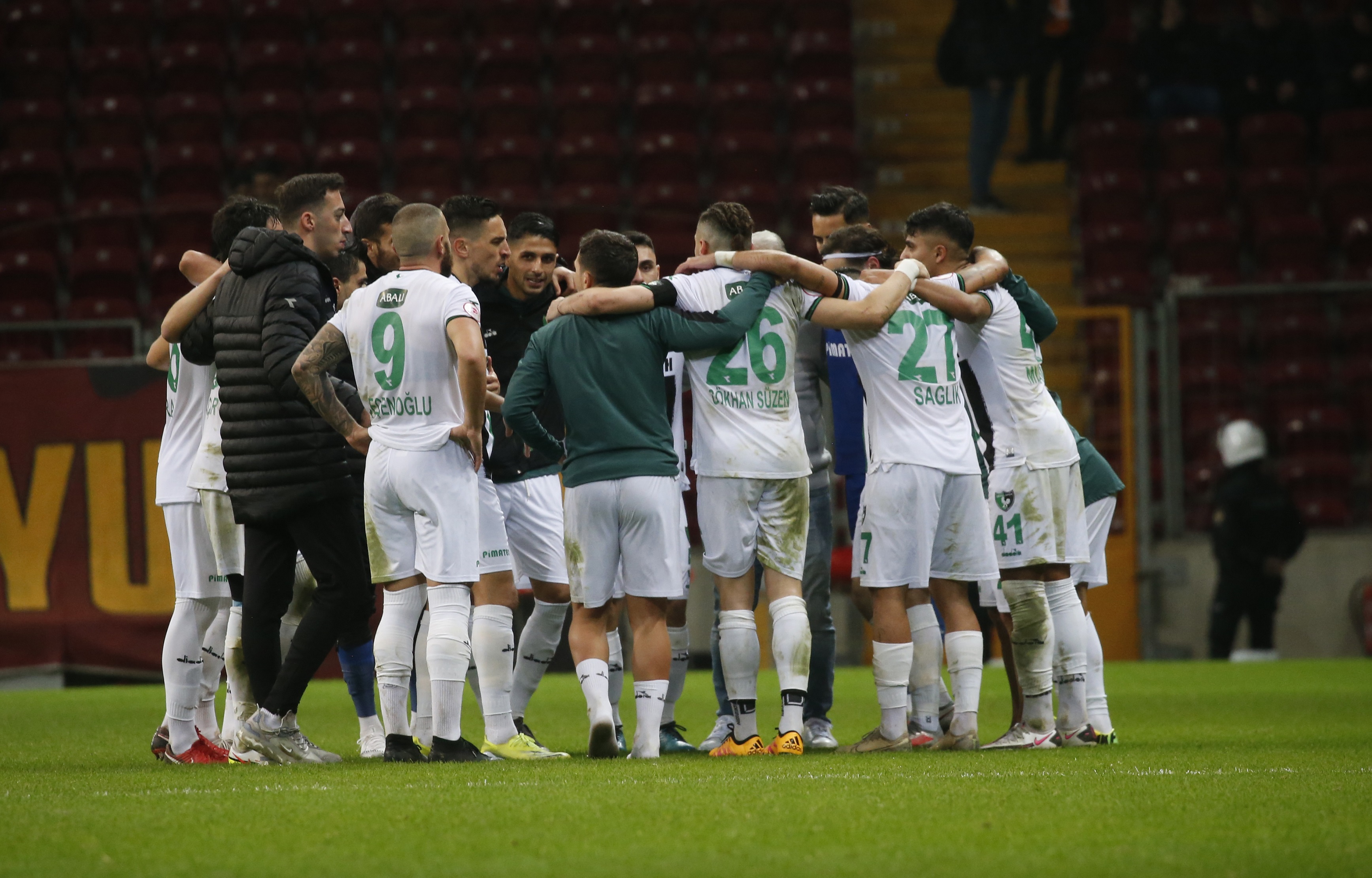 Denizlispor dan tarihi başarı Galatasaray ı penaltılarda elediler