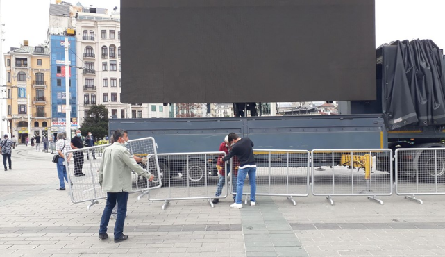 Taksim Camii açılışı! Koronavirüs unutuldu, yine bildik görüntüler