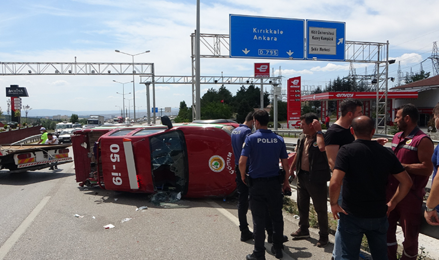 Yangın ihbarına giden ekip kaza yaptı: 5 yaralı