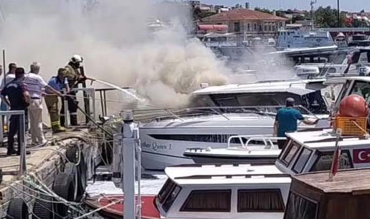 Erdek Limanında lüks yat yanarak battı