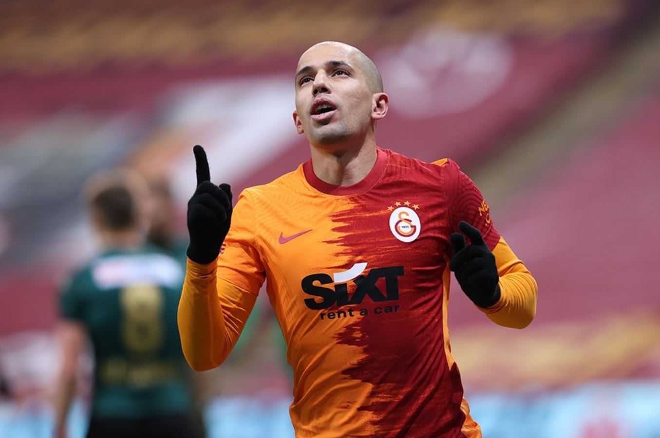 Galatasaraylı Feghouli milli takımda sakatlandı!