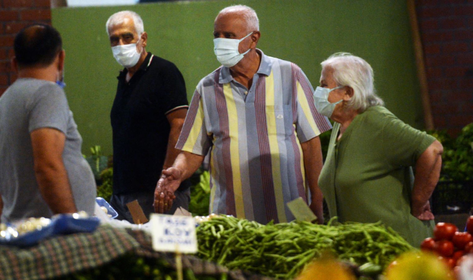 Ekonomideki iyimser söylemler karşılıksız, pazarcı maliyetlerden, halk fiyatlardan şikâyetçi