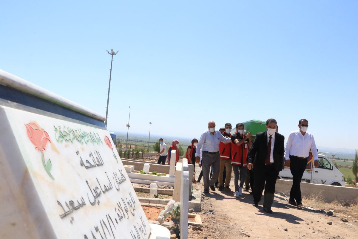 Babasının tinerle yaktığı Amara, kimsesizler mezarlığına defnedildi