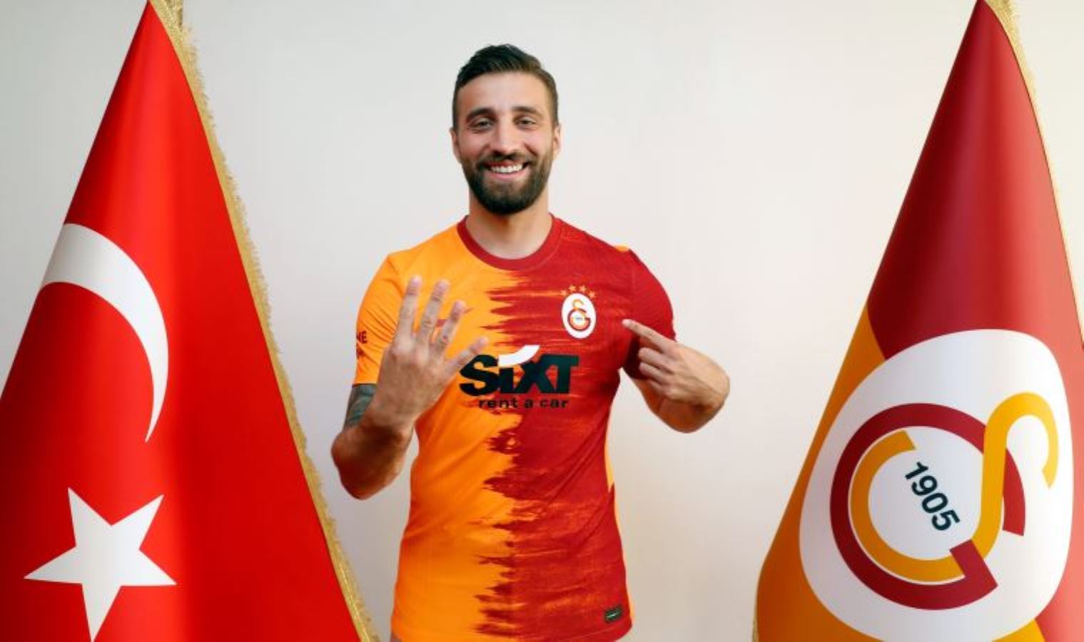 Galatasaray'da Alpaslan Öztürk sakatlandı