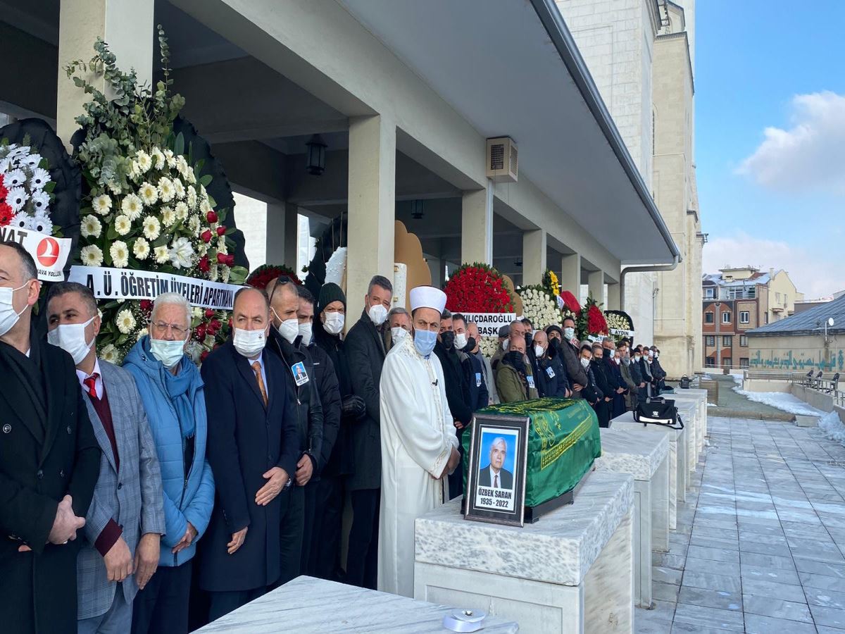 Sadettin Saran'ın babası Özbek Saran, son yolculuğuna uğurlandı