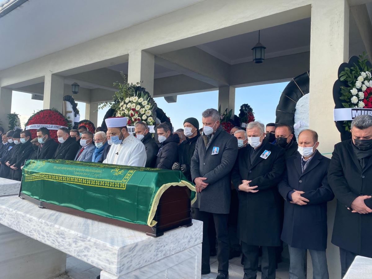 Sadettin Saran'ın babası Özbek Saran, son yolculuğuna uğurlandı