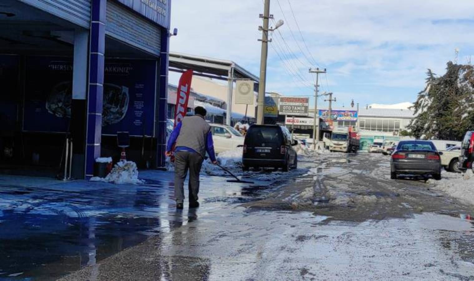 Isparta’da elektrik kesintisi hayatı durma noktasına getirdi