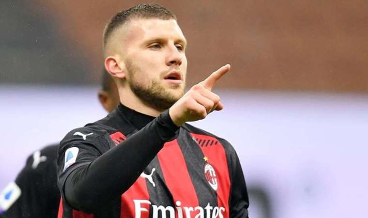 🦅 Beşiktaş, Milan'dan Ante Rebic'i bonservisiyle kadrosuna katıyor.. ⏳ 📎  TRT Spor ---- #anterebic #rebic #besiktas #beşiktaş #acmilan…