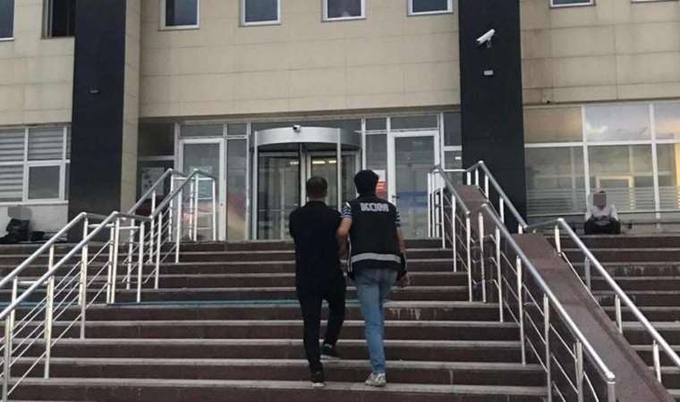 Ehliyet sınavında kameralı düzenekle kopyaya suçüstü: 5 kişi gözaltına alındı!