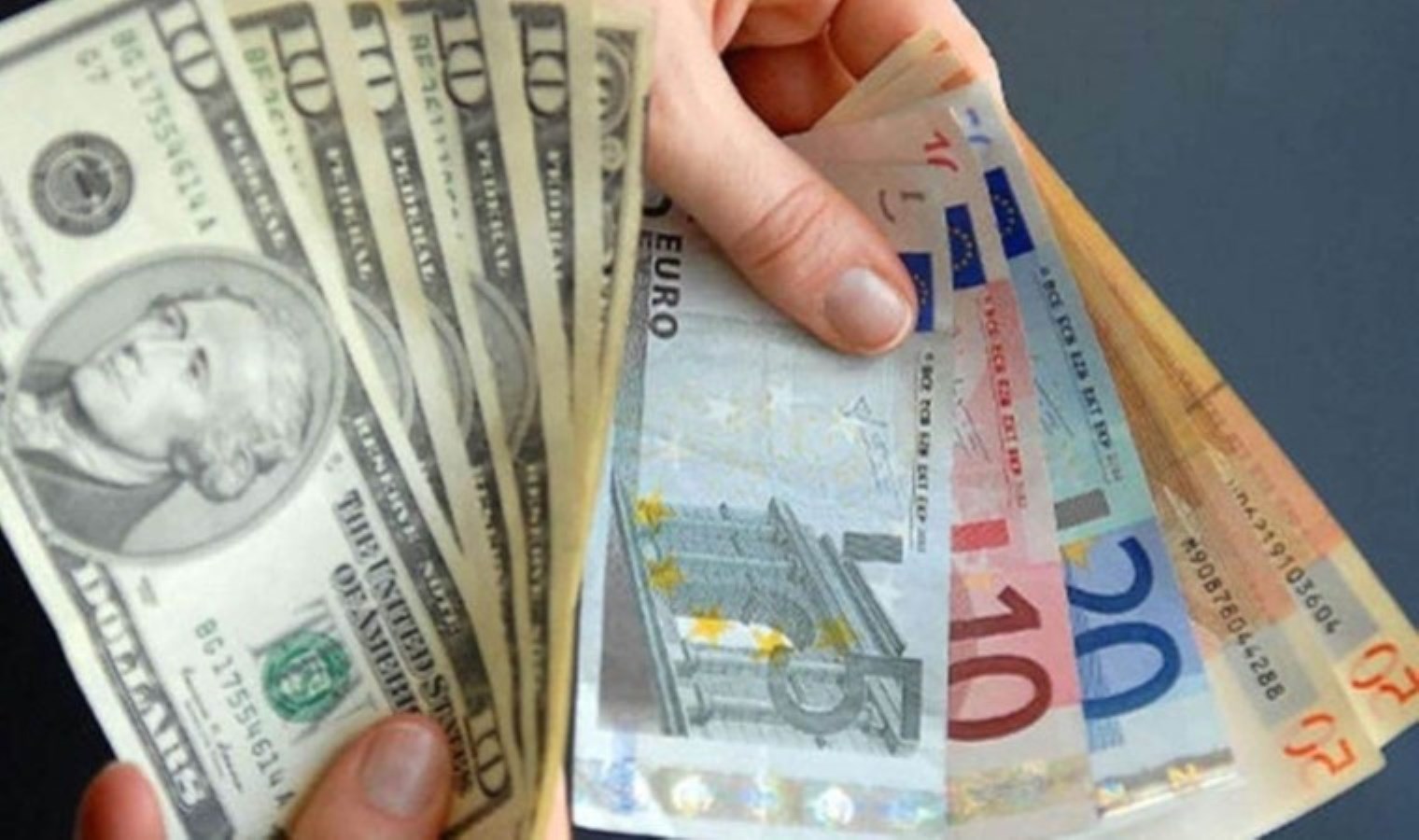 Dolar ve Euro rekor tazeledi Dolar ve Euro güne nasıl başladı Dolar