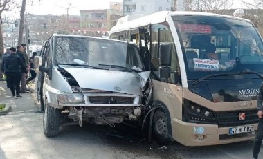 Mardin’de feci kaza... İki minibüs çarpıştı: Yaralılar var!