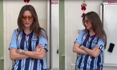 Serenay Sarıkaya, oy kullanmaya Adana Demirspor formasıyla gitti