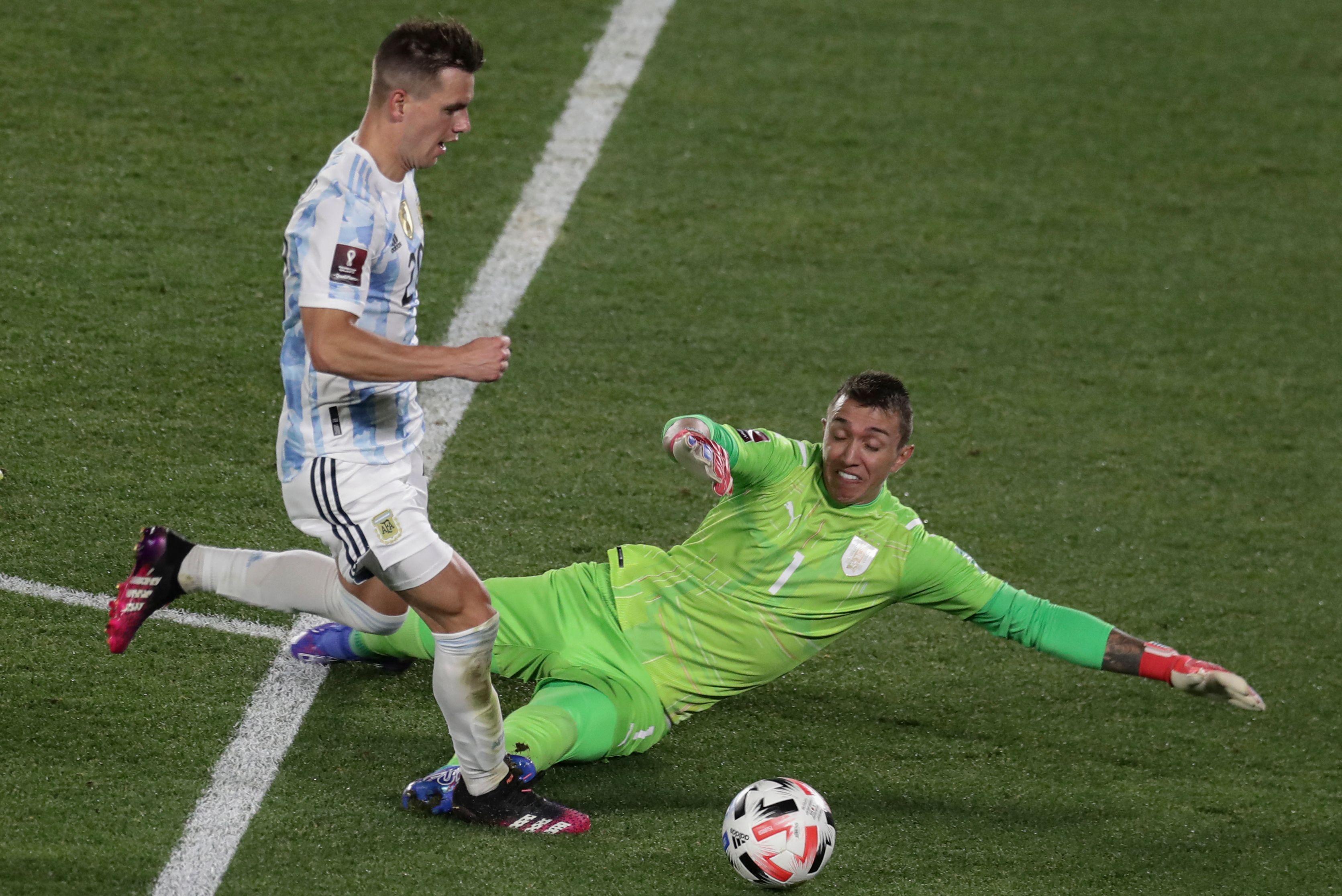 Arjantin - Uruguay maçında Muslera'nın yediği gol çok konuşuldu