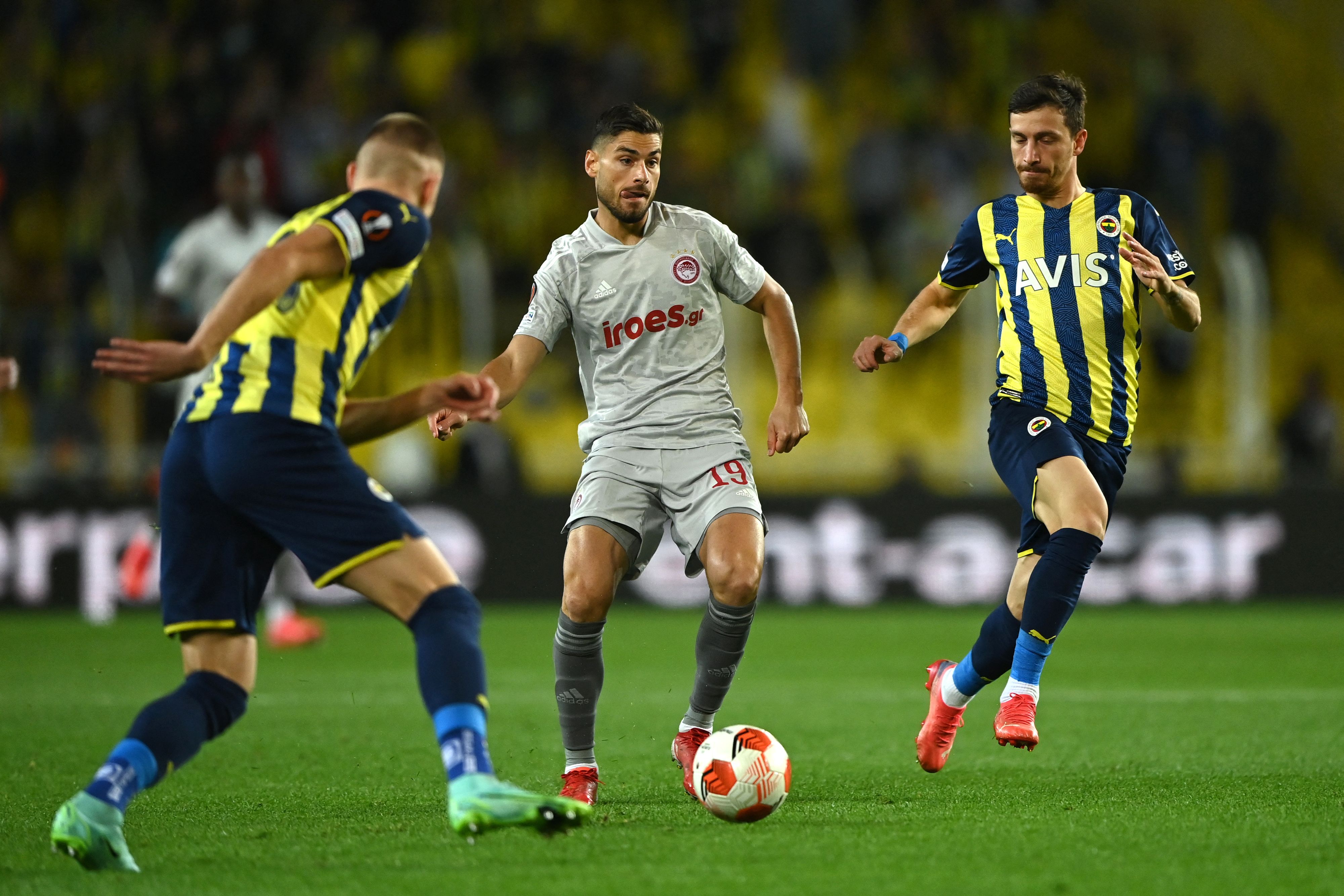 Fenerbahçe'nin yıldızı Attila Szalai'ye talip var