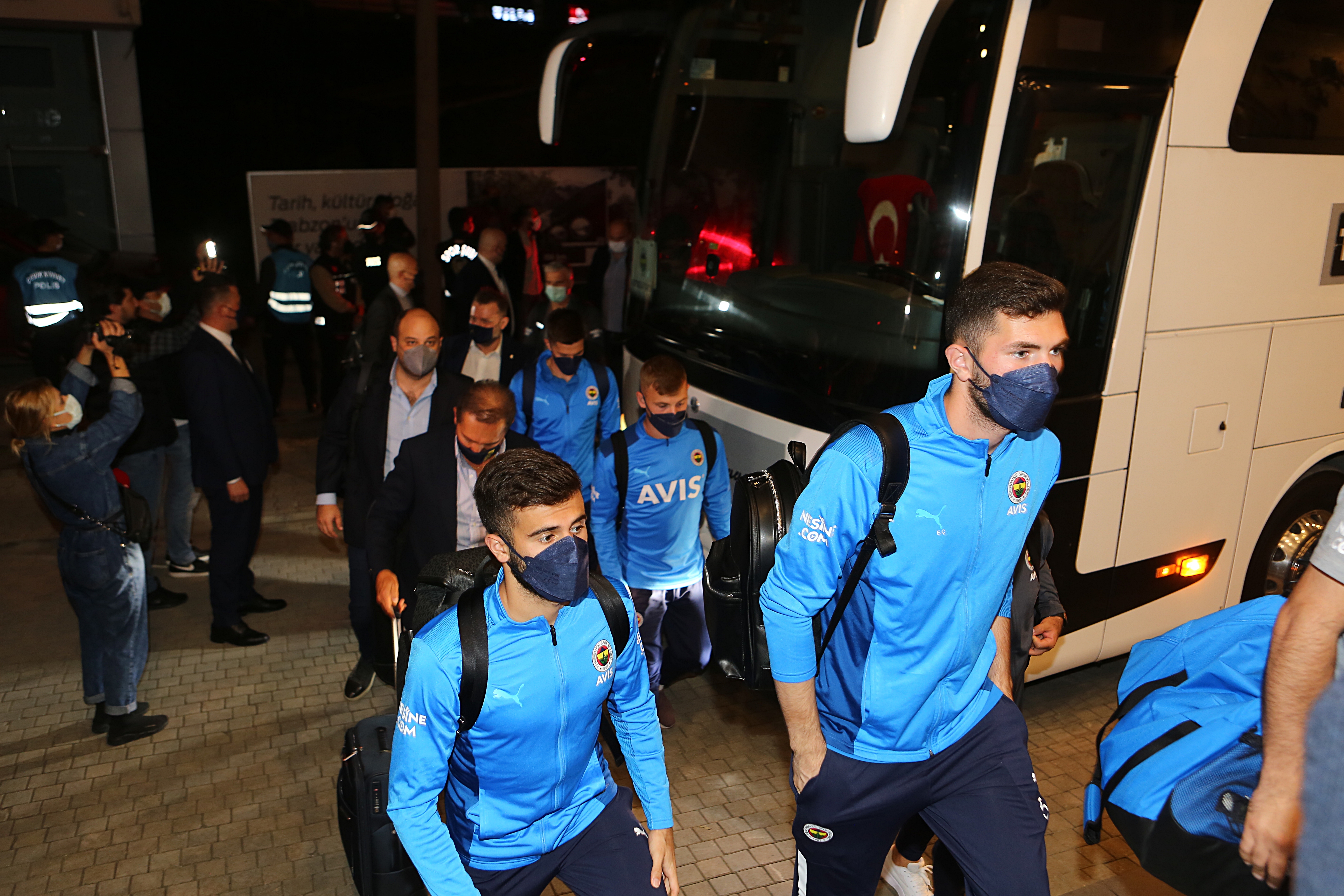 Trabzonspor-Fenerbahçe maçı öncesi gerginlik çıktı