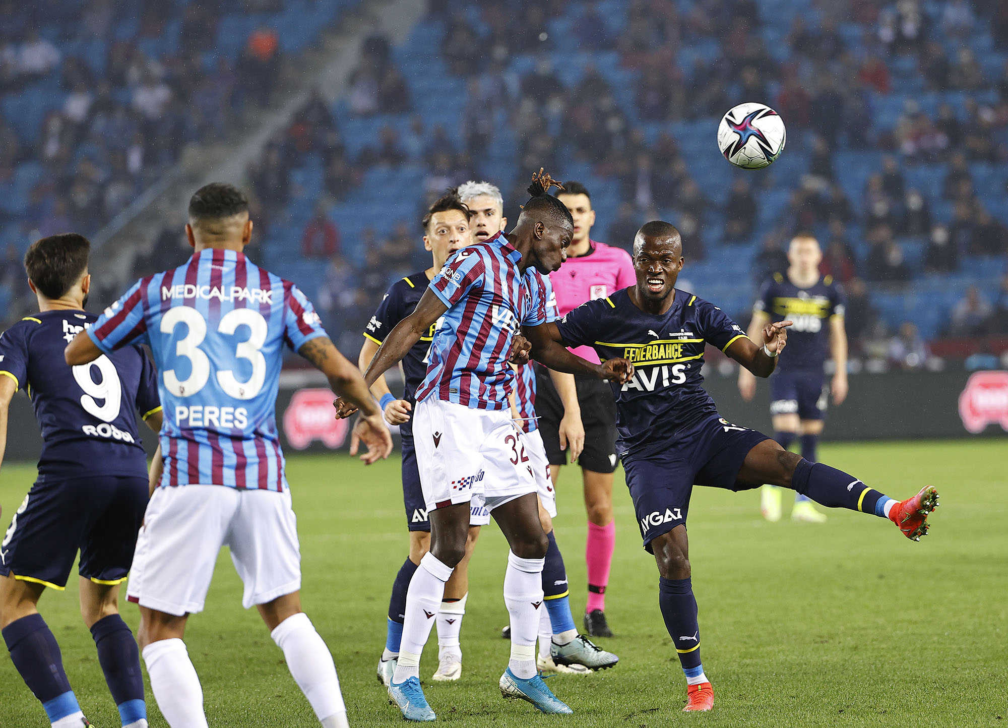 Fenerbahçeli Bright Osayi Samuel'den hakeme tepki paylaşımı