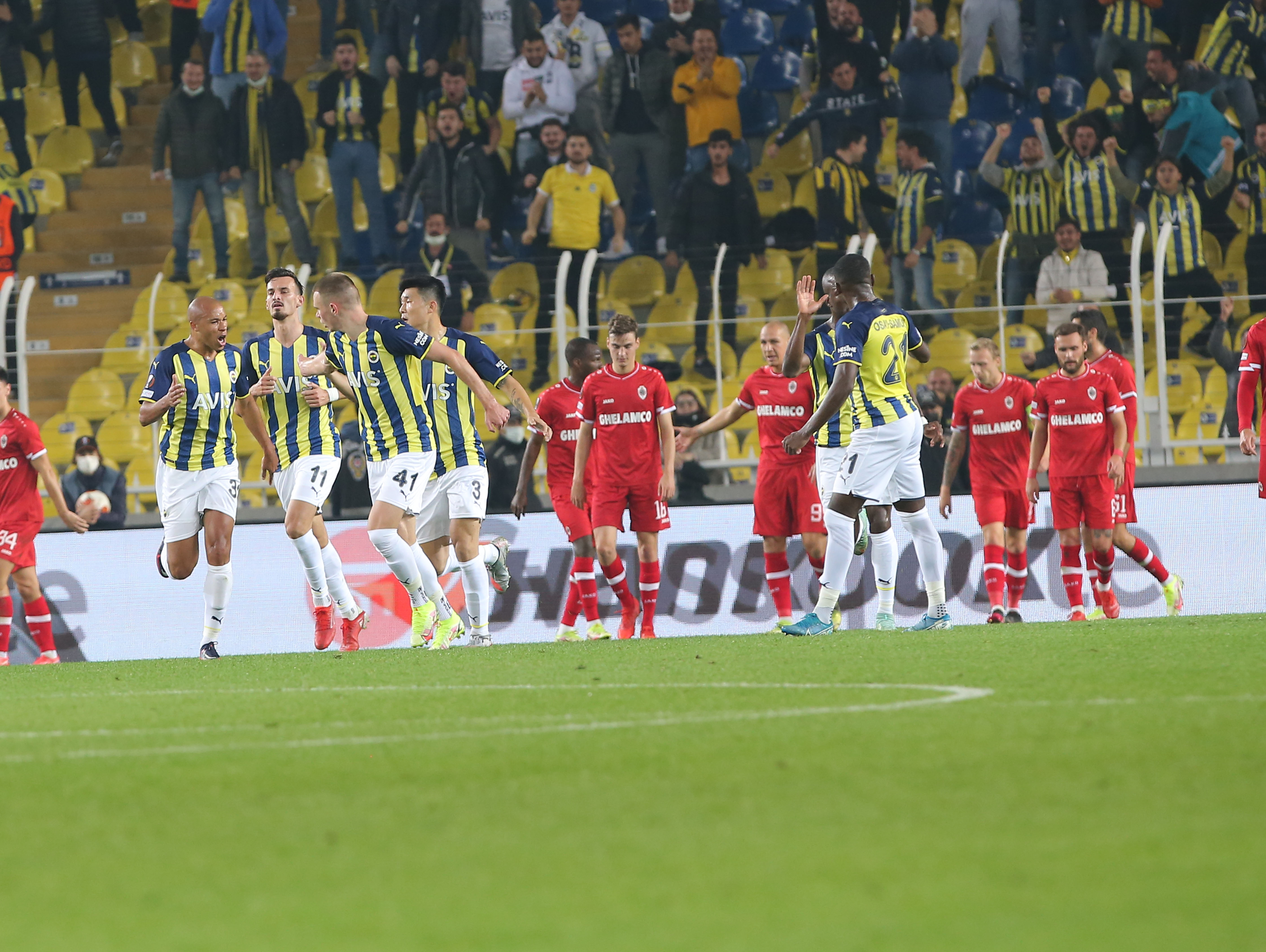 Fenerbahçe, Antwerp ile yenişemedi! Fenerbahçe 2-2 Royal Antwerp