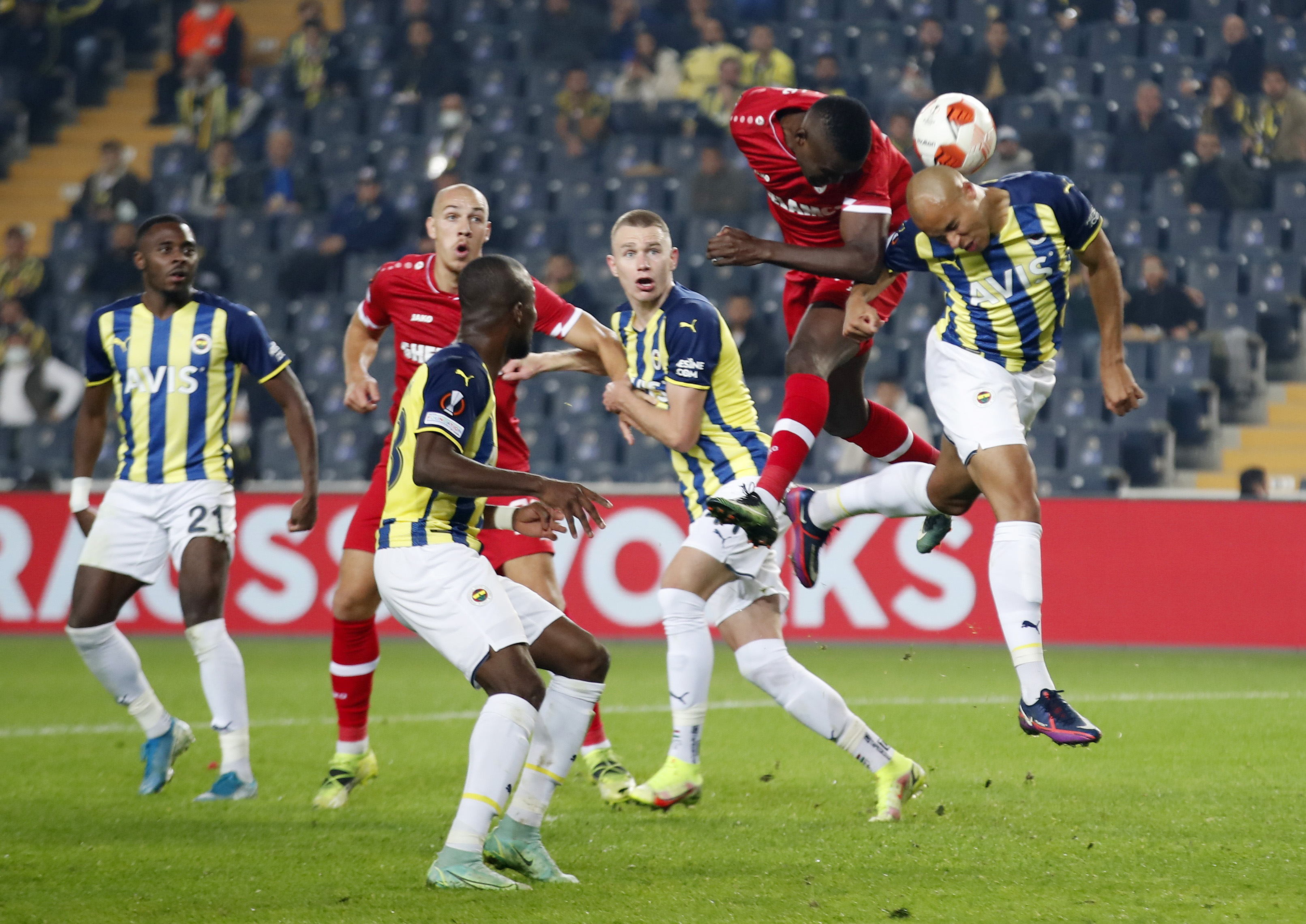 Fenerbahçe, Antwerp ile yenişemedi! Fenerbahçe 2-2 Royal Antwerp