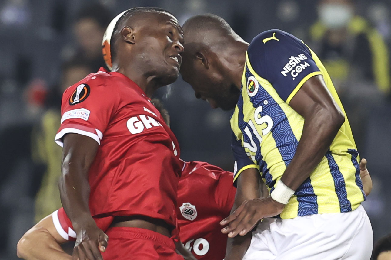 Samatta, Fenerbahçe'ye attığı gole sevinmedi