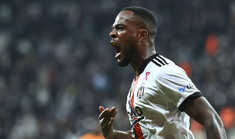 Cyle Larin, Galatasaray galibiyeti sonrası paylaşımda bulundu