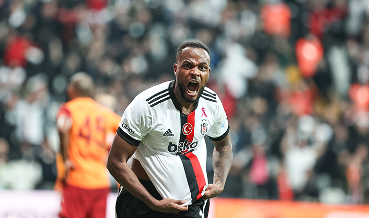 Cyle Larin, Galatasaray galibiyeti sonrası paylaşımda bulundu