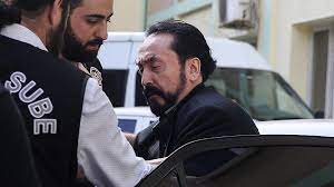 Adnan Oktar cezaevinde imaj değiştirdi