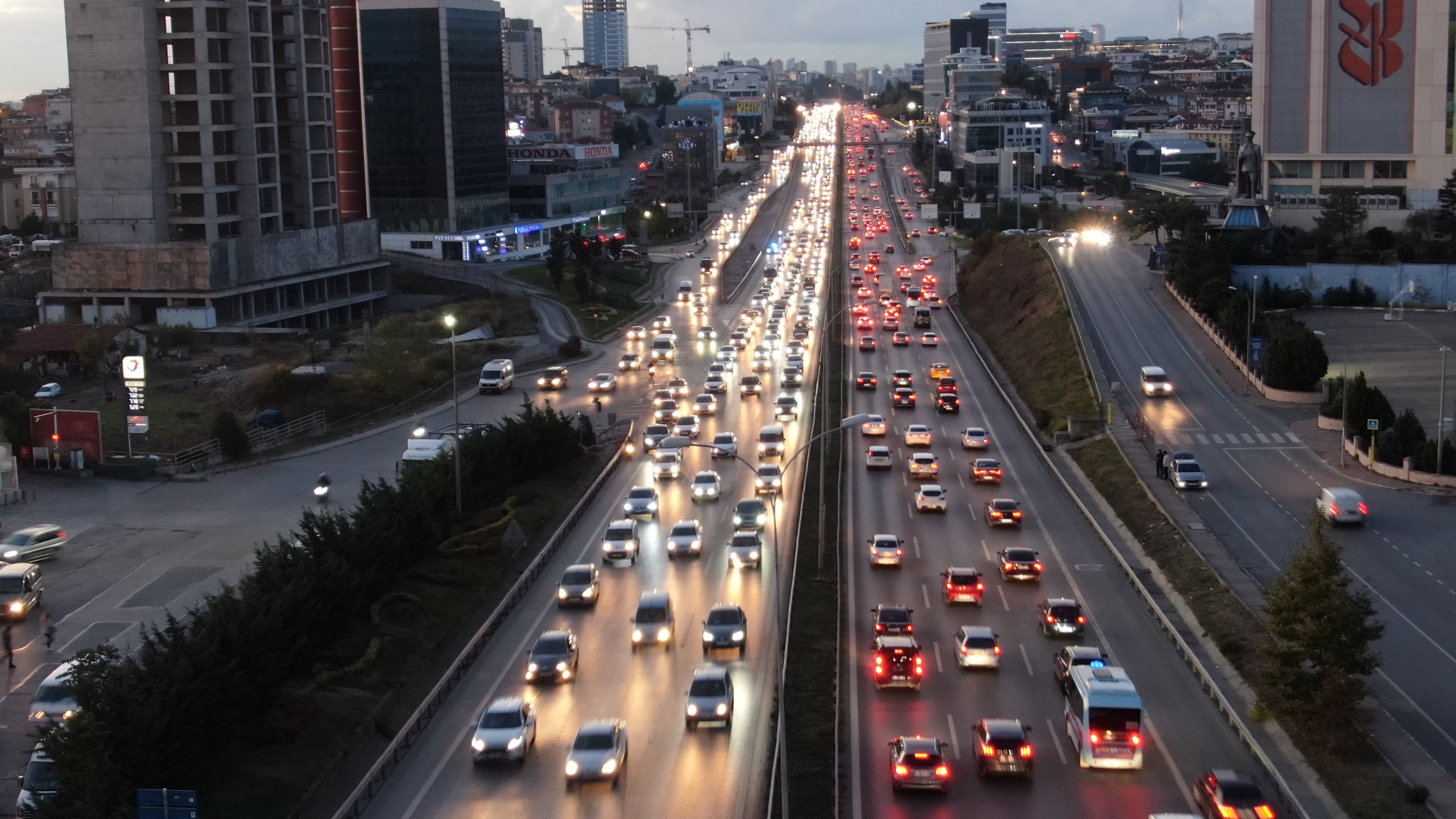 İstanbul'da trafik yoğunluğu yüzde 60’ı buldu