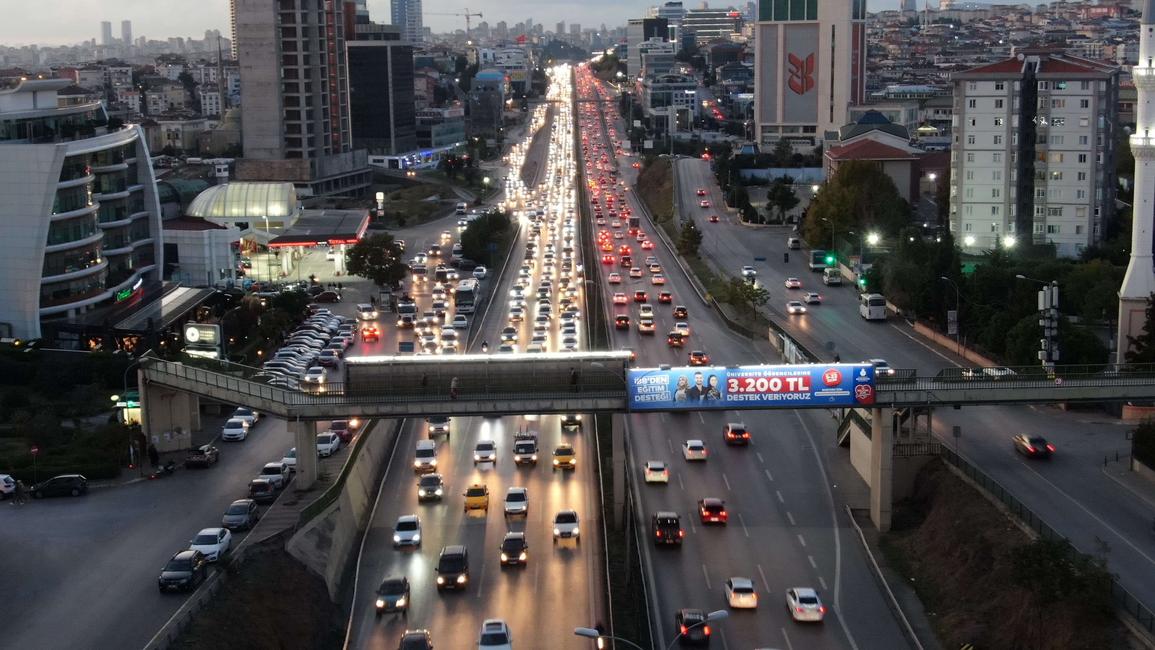 İstanbul'da trafik yoğunluğu yüzde 60’ı buldu