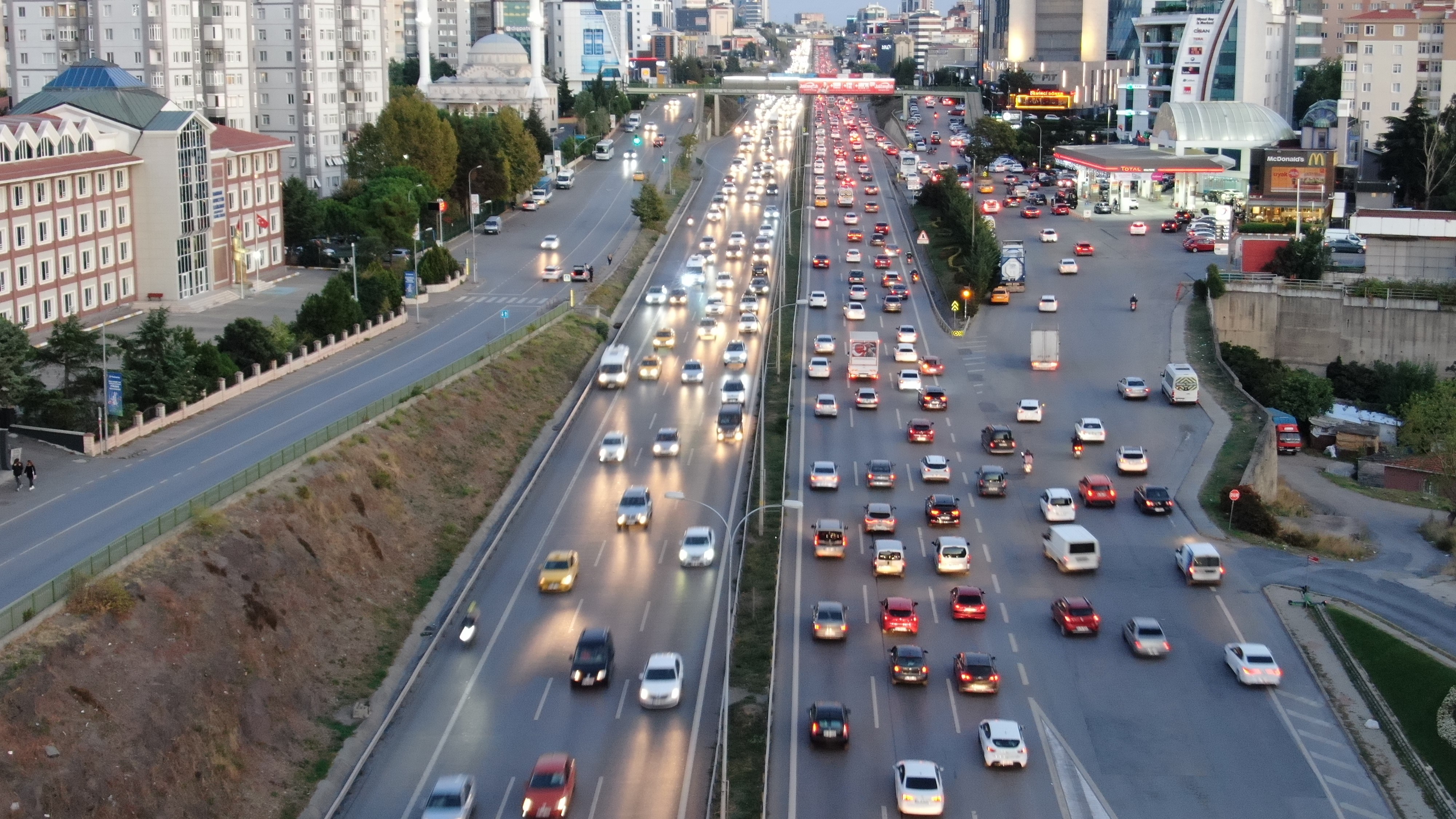 İstanbul'da trafik yoğunluğu yüzde 60’ı buldu