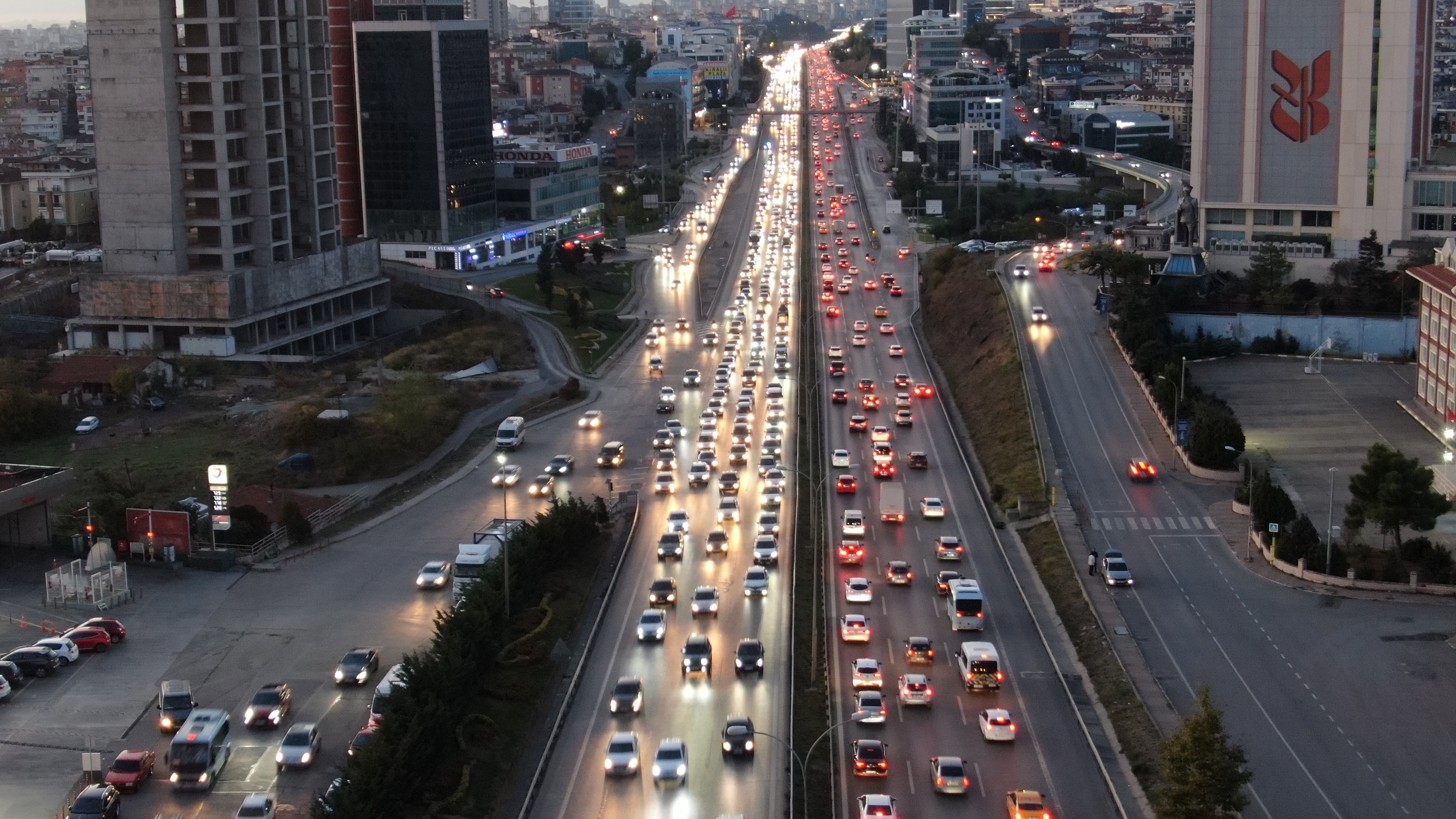 İstanbul'da trafik yoğunluğu yüzde 60’ı buldu