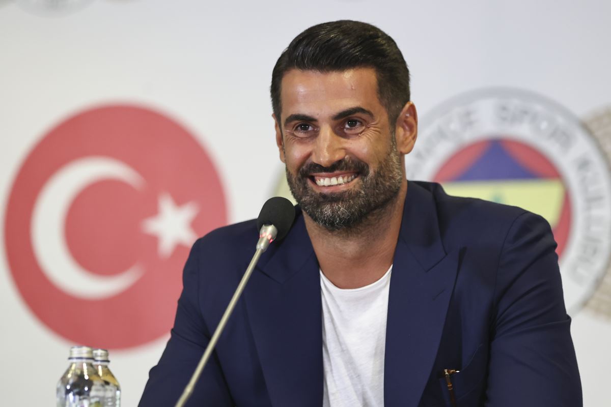 Fenerbahçeli taraftarlar, Volkan Demirel'in paylaşımına büyük tepki gösterdi