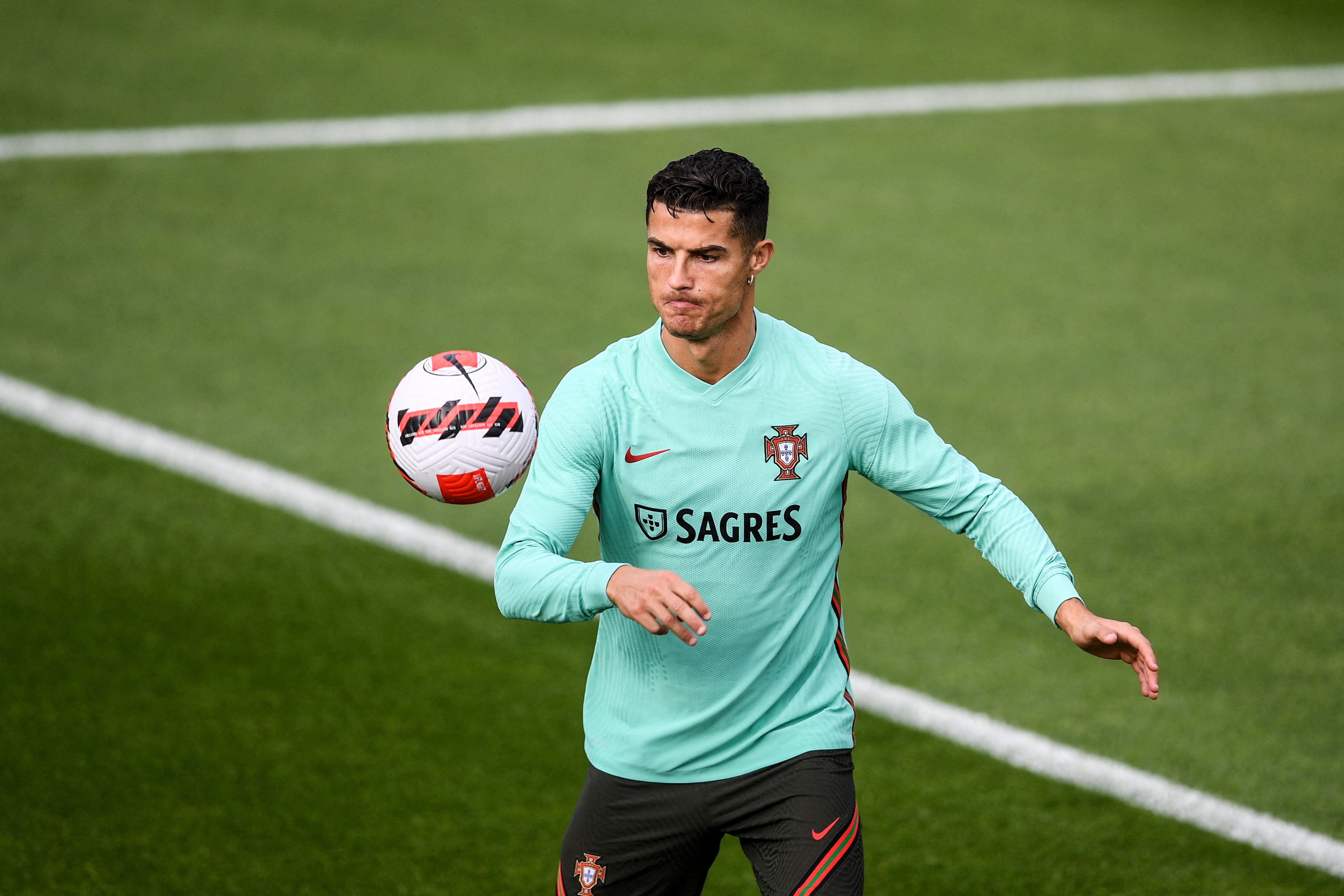 Cristiano Ronaldo, Eylül ayının en iyi futbolcusu seçildi