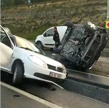 Başakşehir’de 9 araçlı zincirleme kazalarda 2 kişi yaralandı