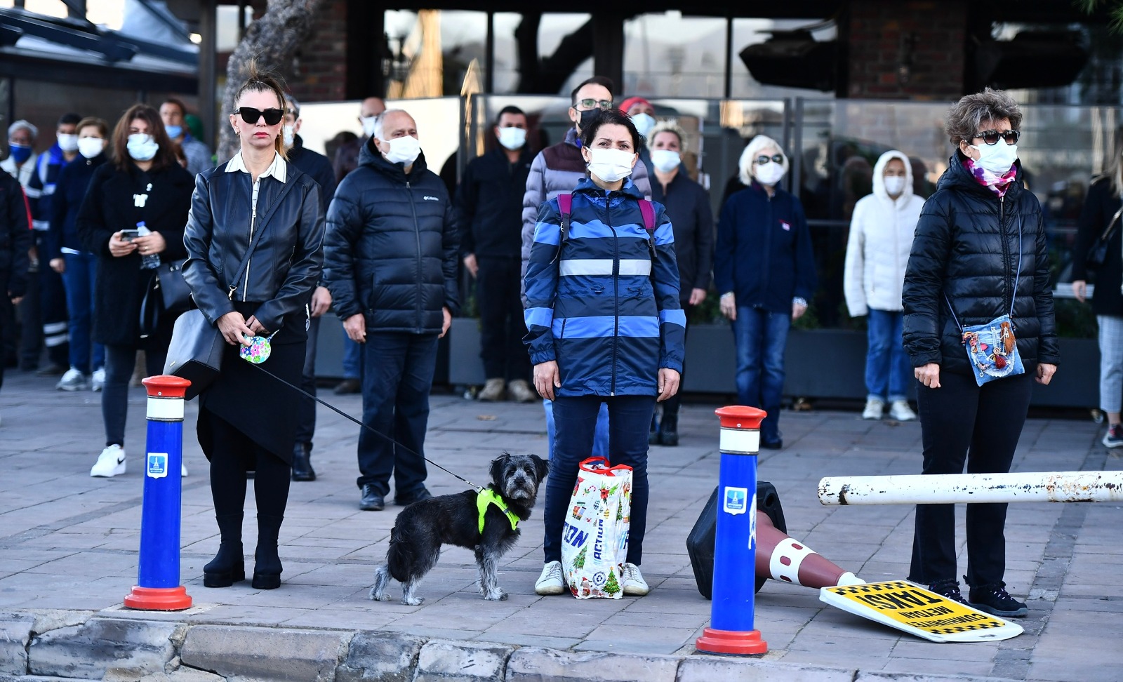 İzmir’de Ata’ya saygı için hayat durdu