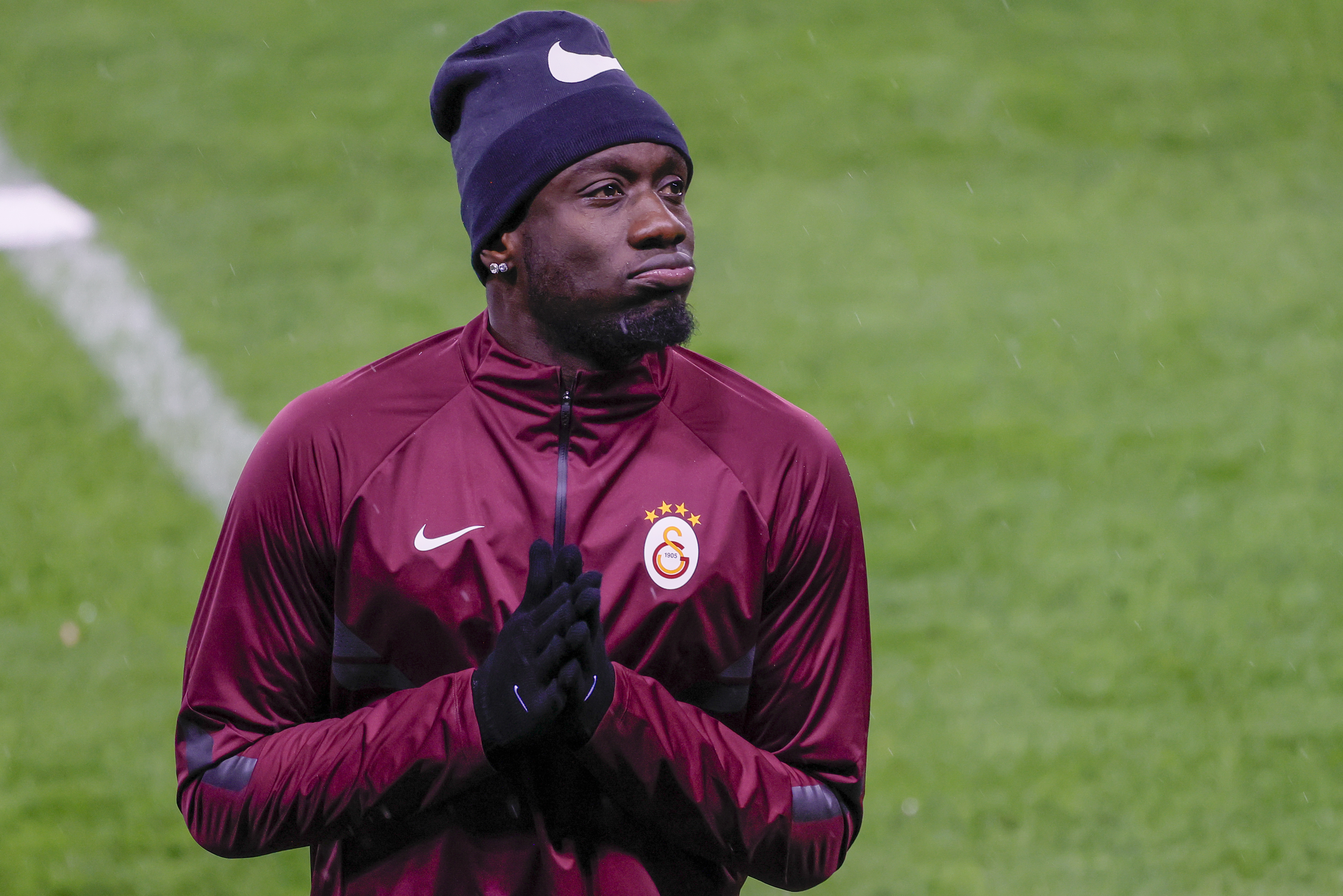 Galatasaraylı Diagne, evinin lavabosundan canlı yayın yaptı