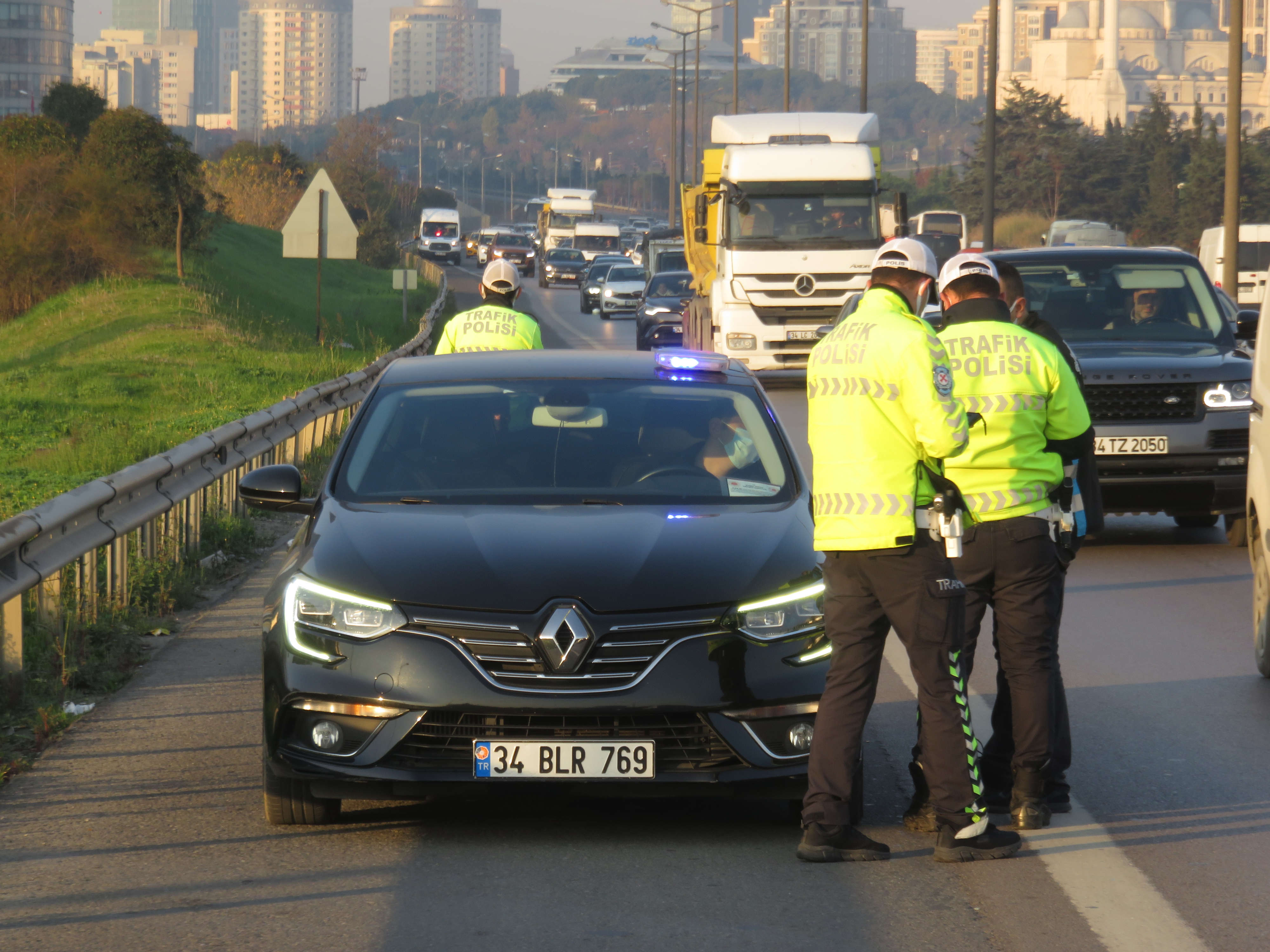 İstanbul'da çakarlı araç denetimi