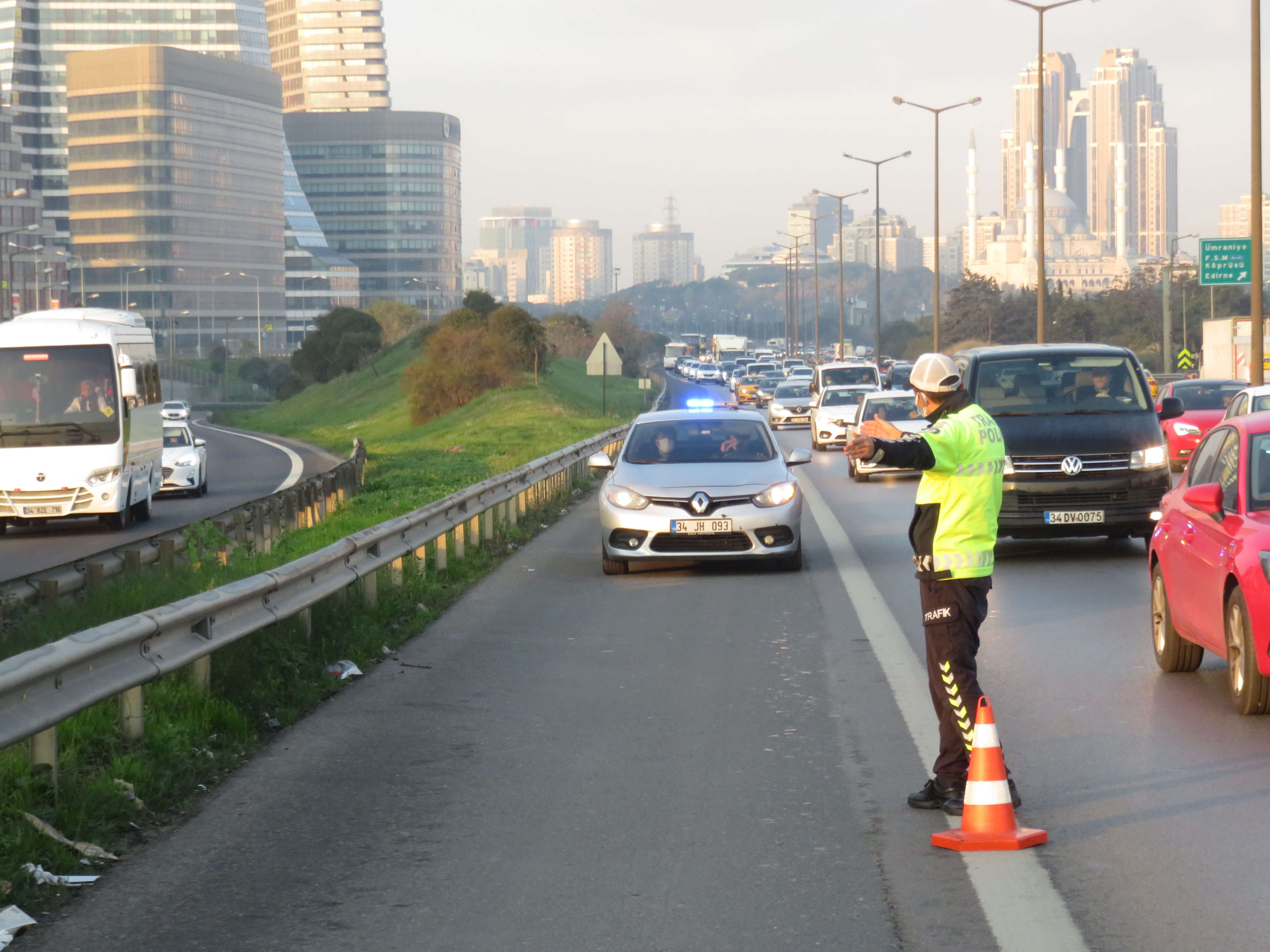 İstanbul'da çakarlı araç denetimi