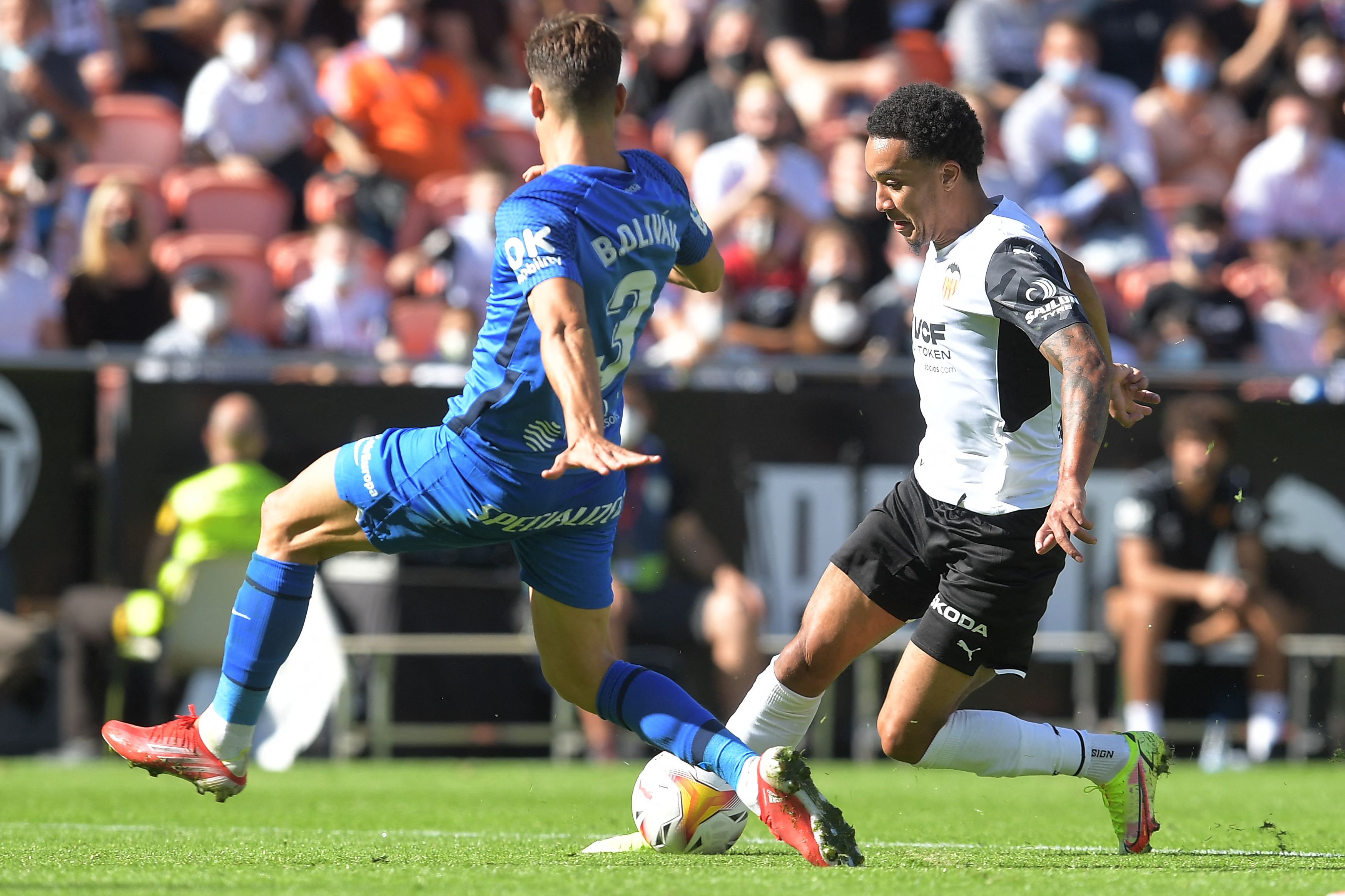 Helder Costa iki milli takımda da gol atarak tarihe geçti