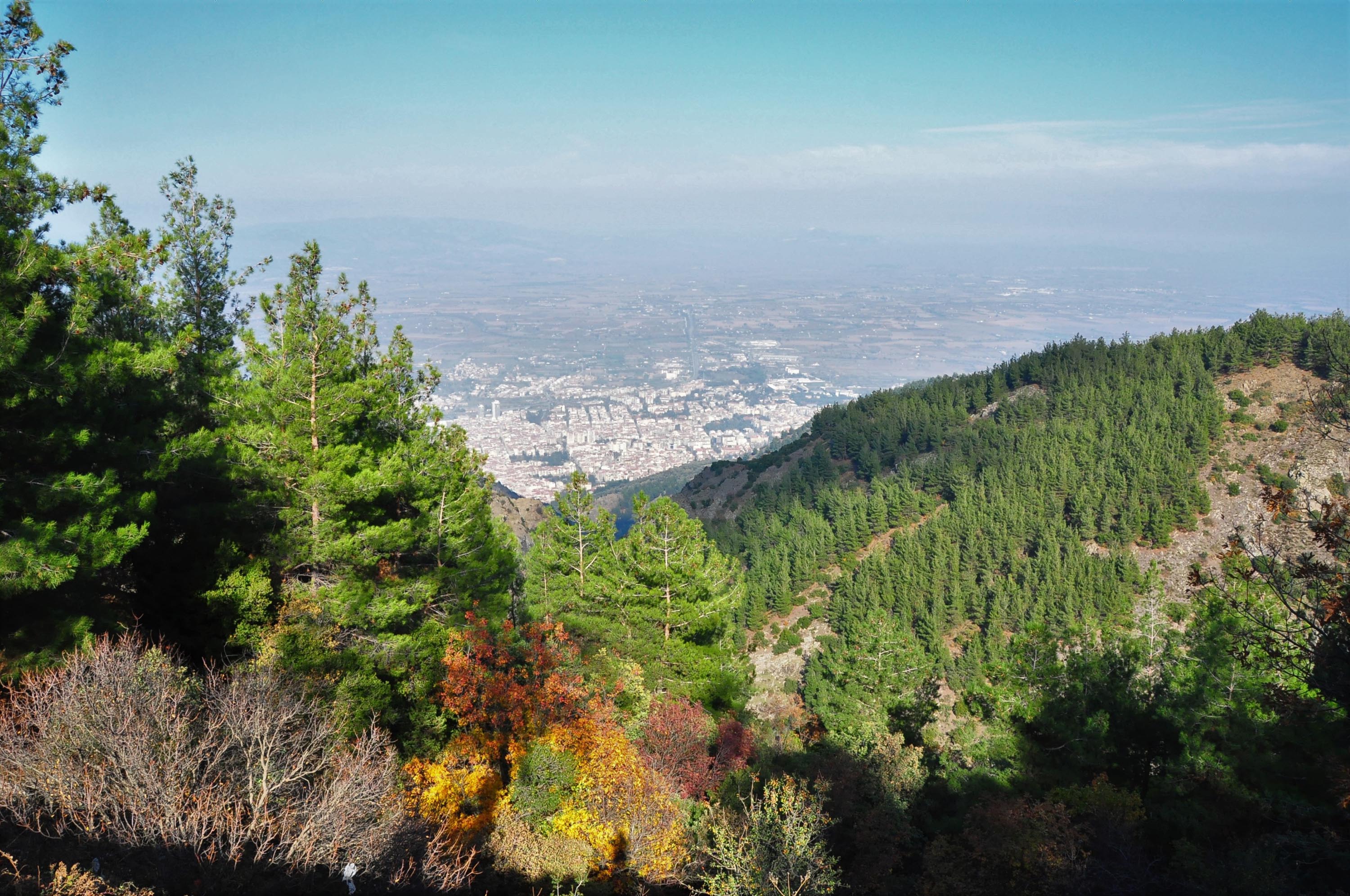 Spil Dağı'ndan sonbahar manzaraları