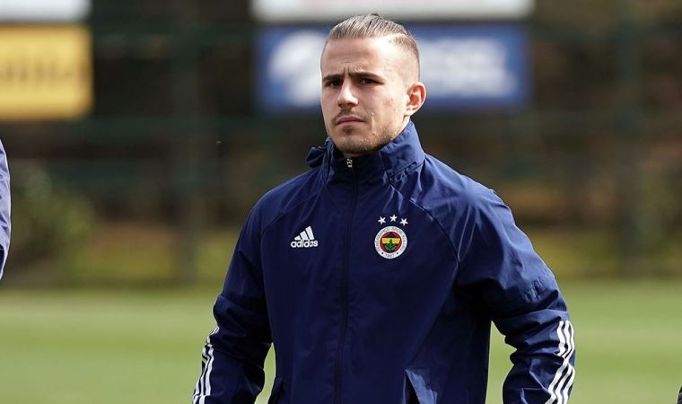 Fenerbahçe'de Pelkas ile yollar ayrılıyor