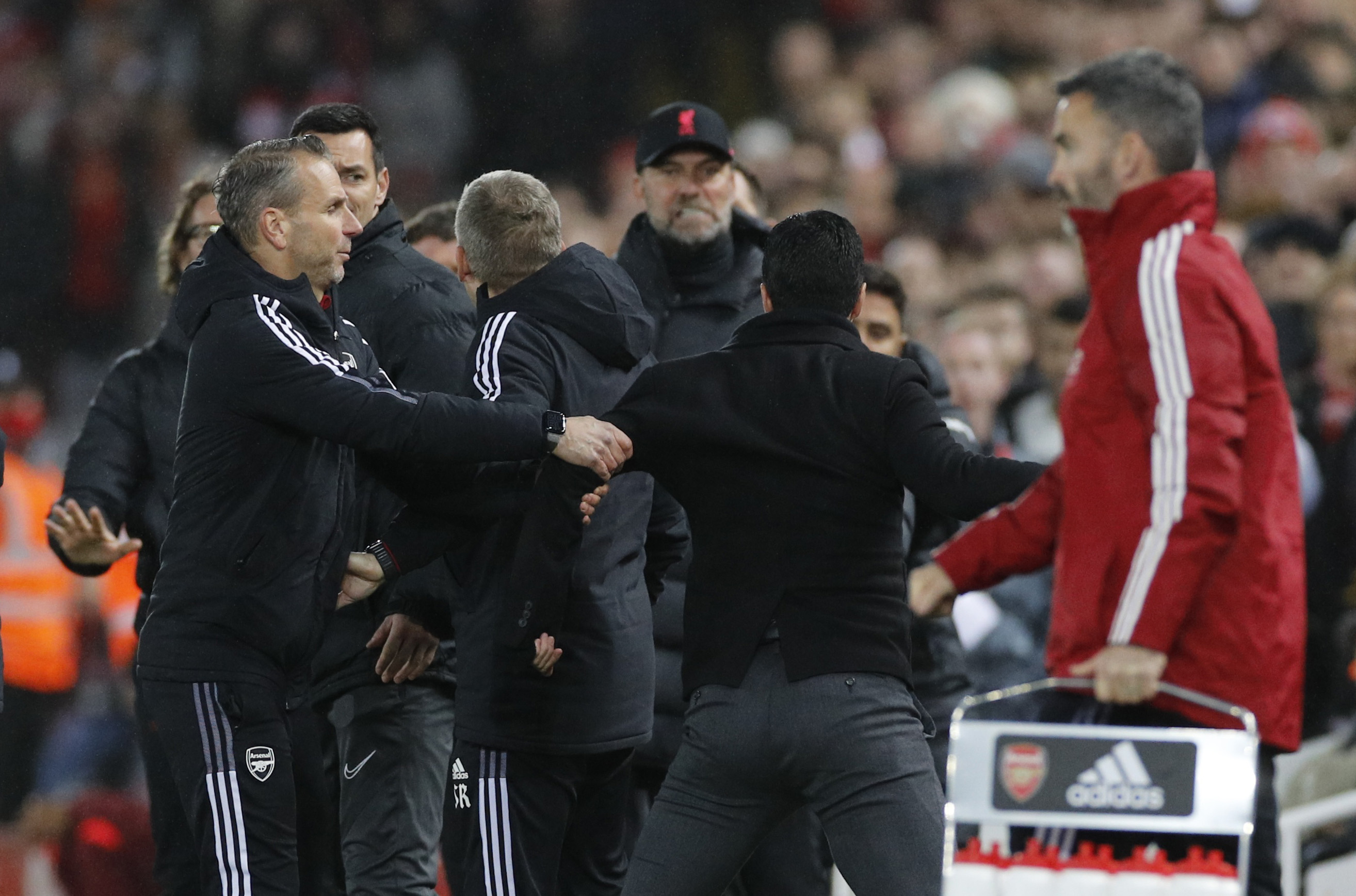 Klopp ve Arteta birbirine girdi!