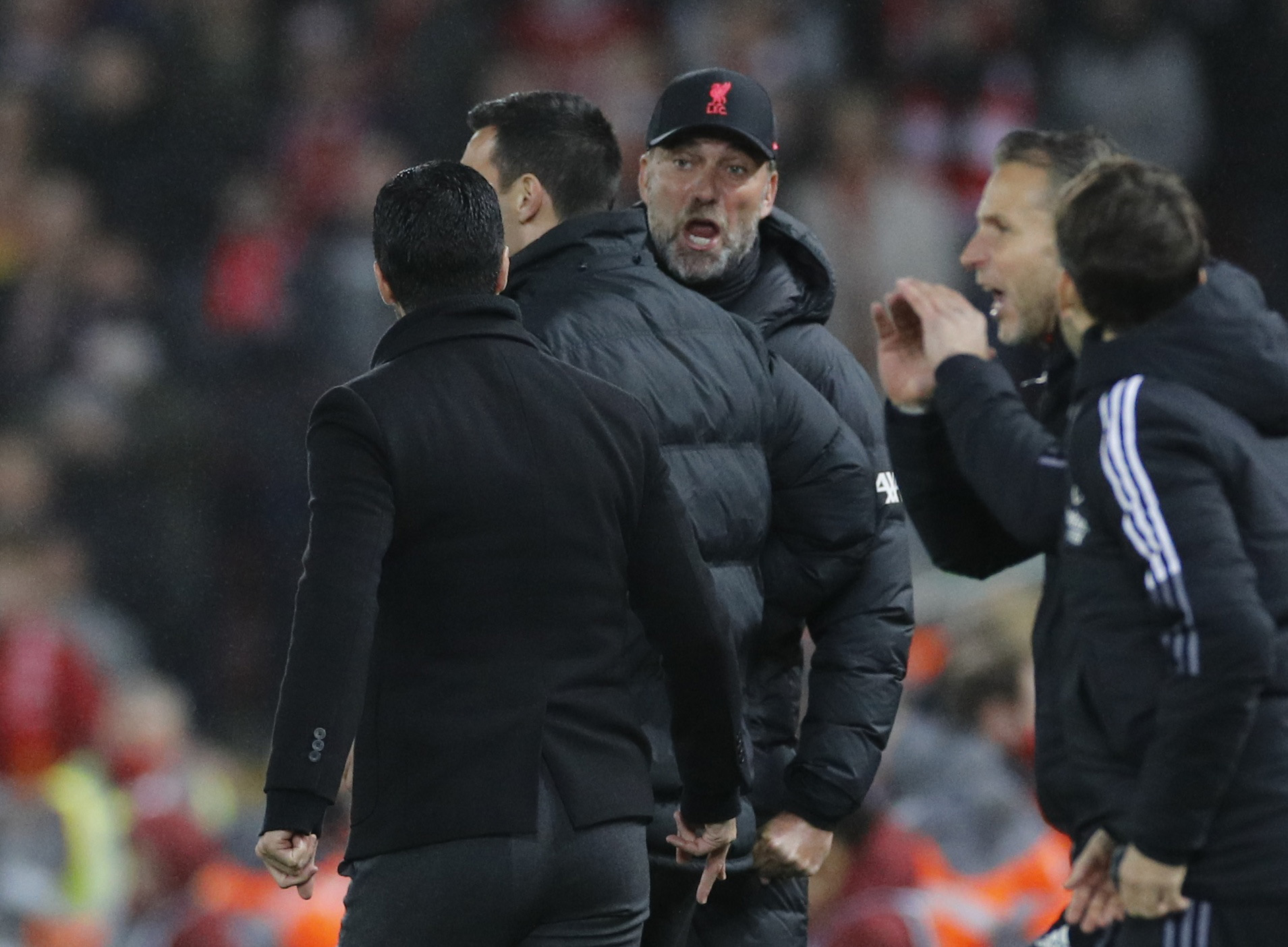 Klopp ve Arteta birbirine girdi!