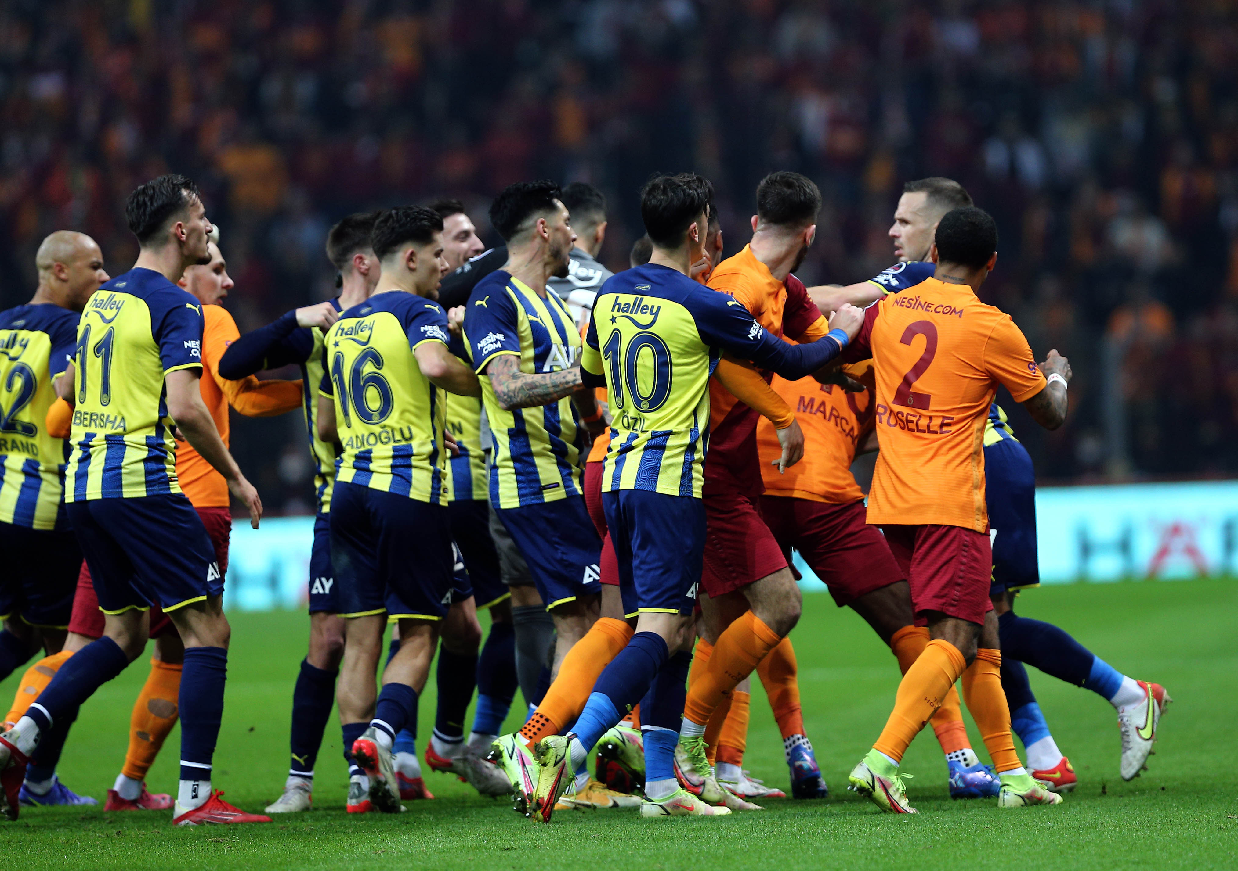 Rıdvan Dilmen'den derbi sonrası şampiyonluk açıklaması