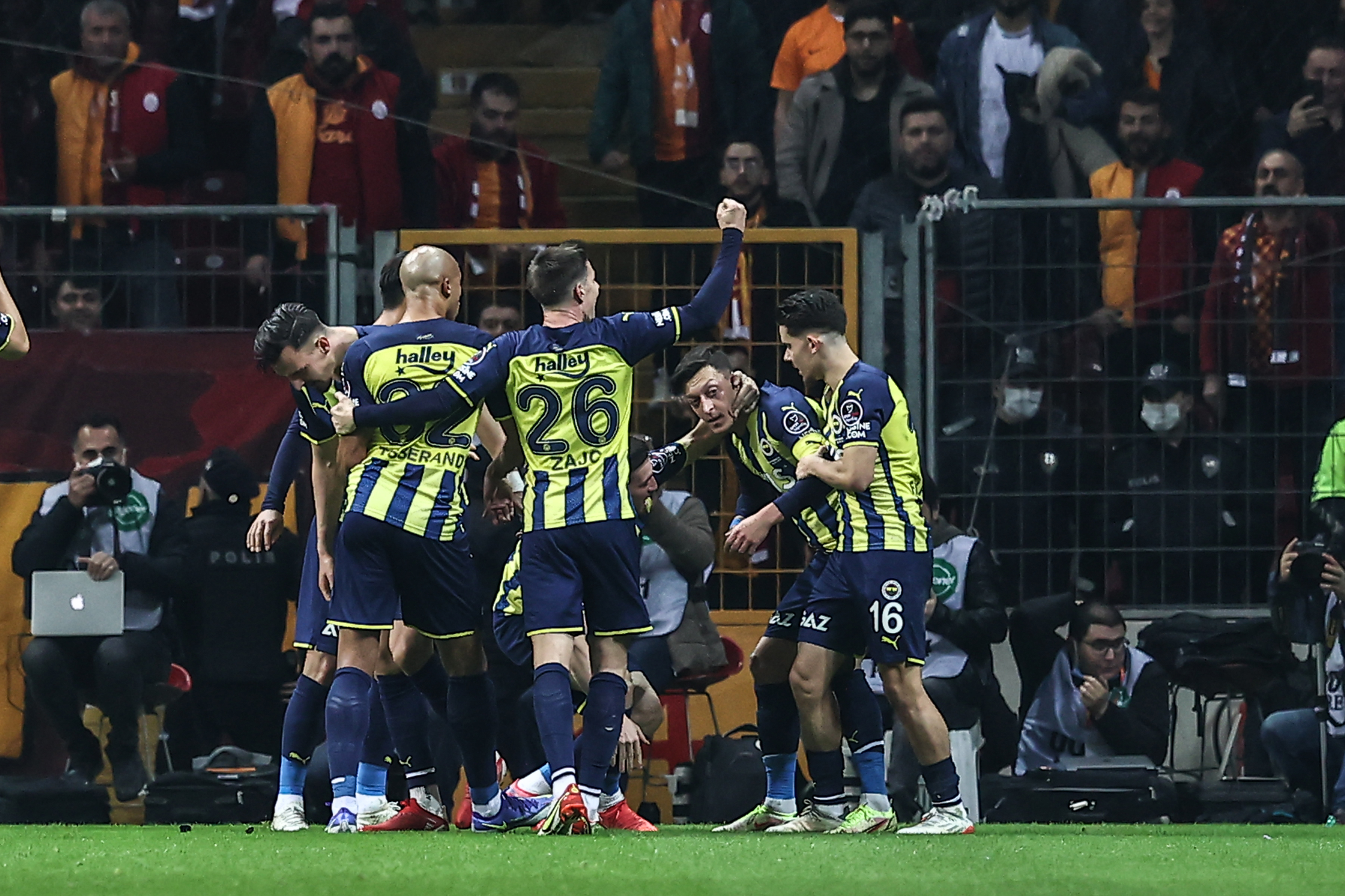 Rıdvan Dilmen'den derbi sonrası şampiyonluk açıklaması