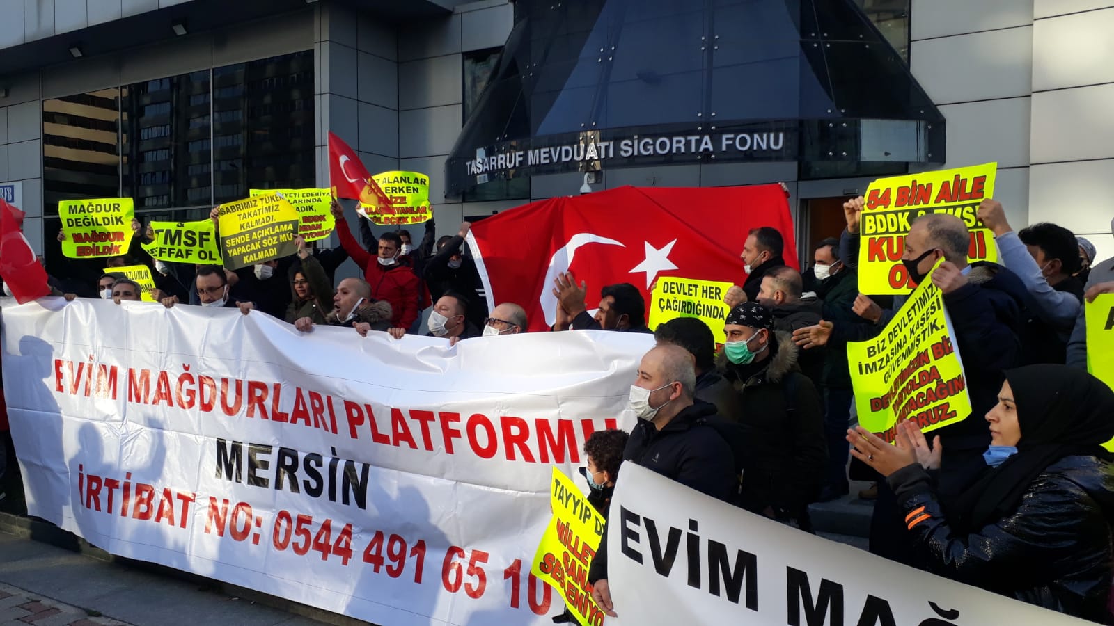 'Evim' mağdurları TMSF önünde eylem yaptı