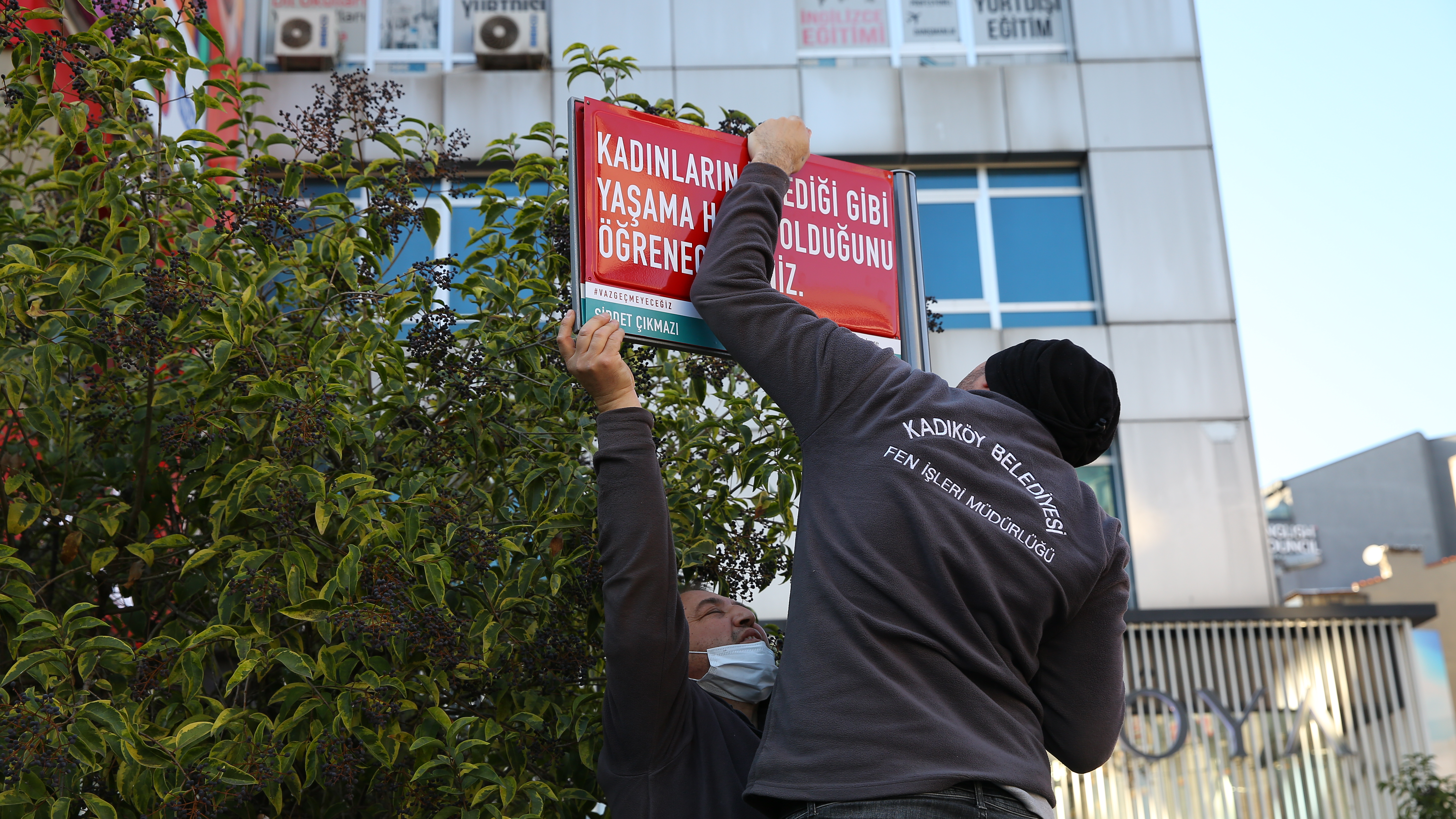 Kadıköy'de kadına yönelik şiddete dikkat çeken proje