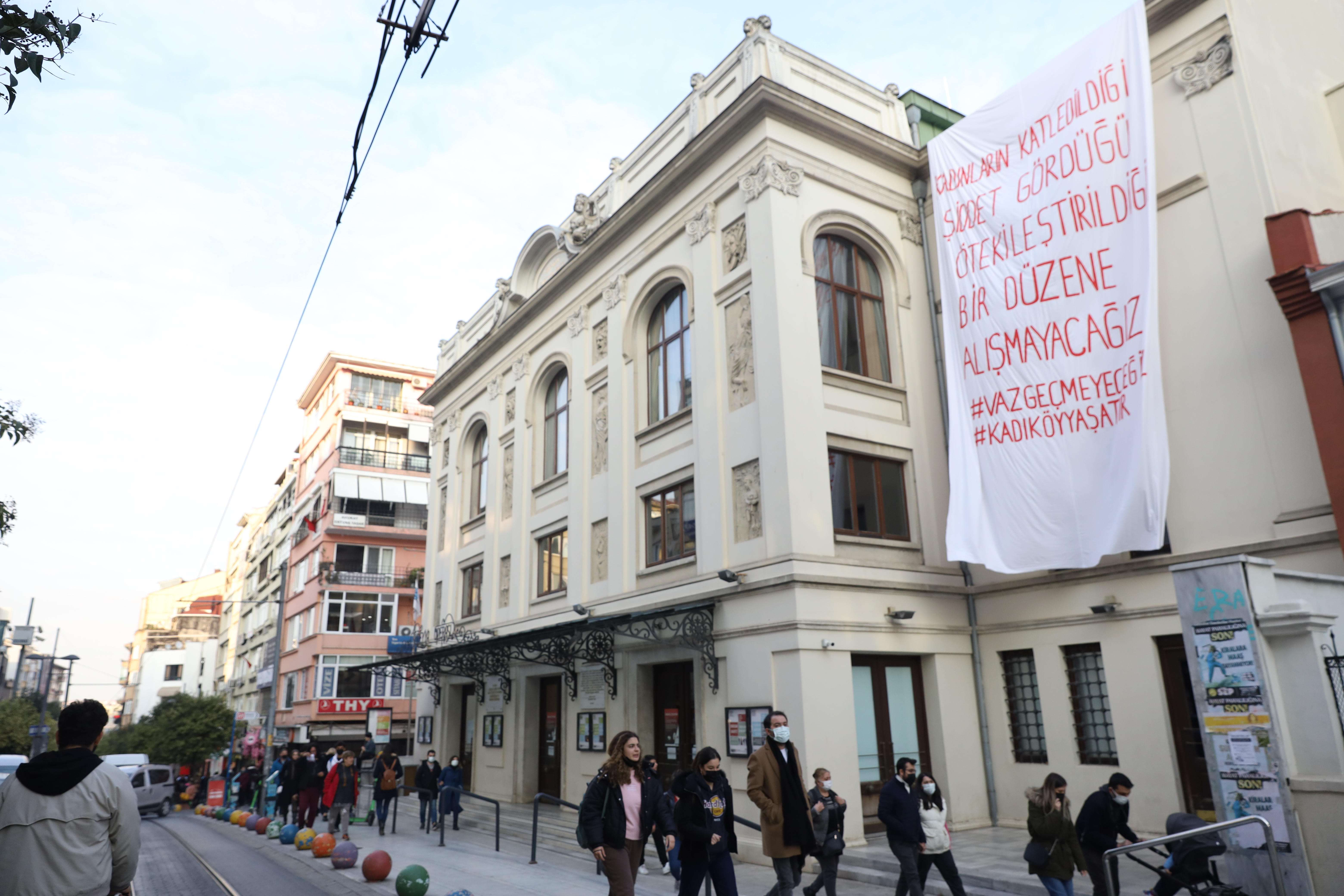 Kadıköy'de kadına yönelik şiddete dikkat çeken proje