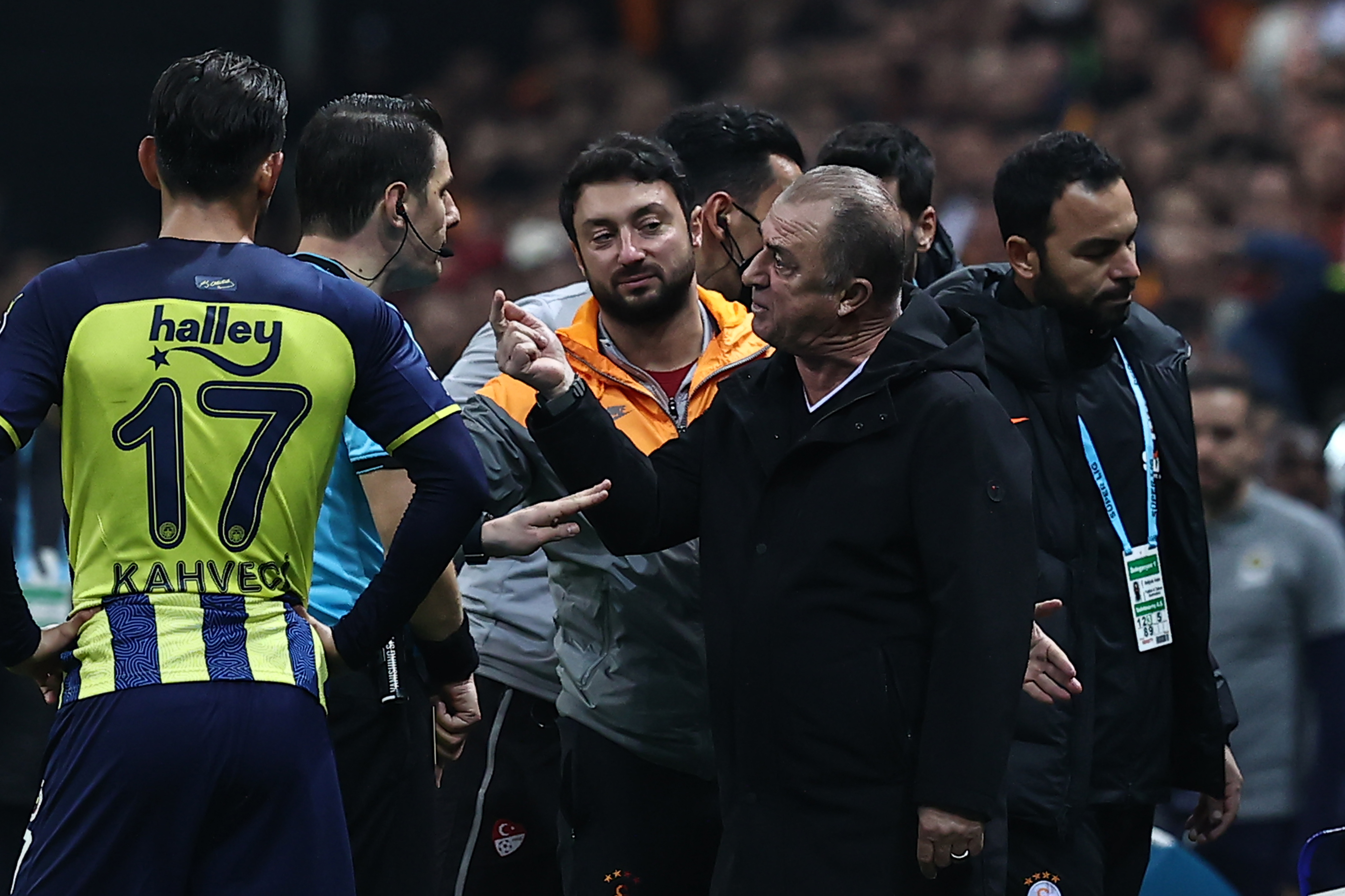 Fenerbahçe derbisi sonrası PFDK sevki Fatih Terim’i yakacak!