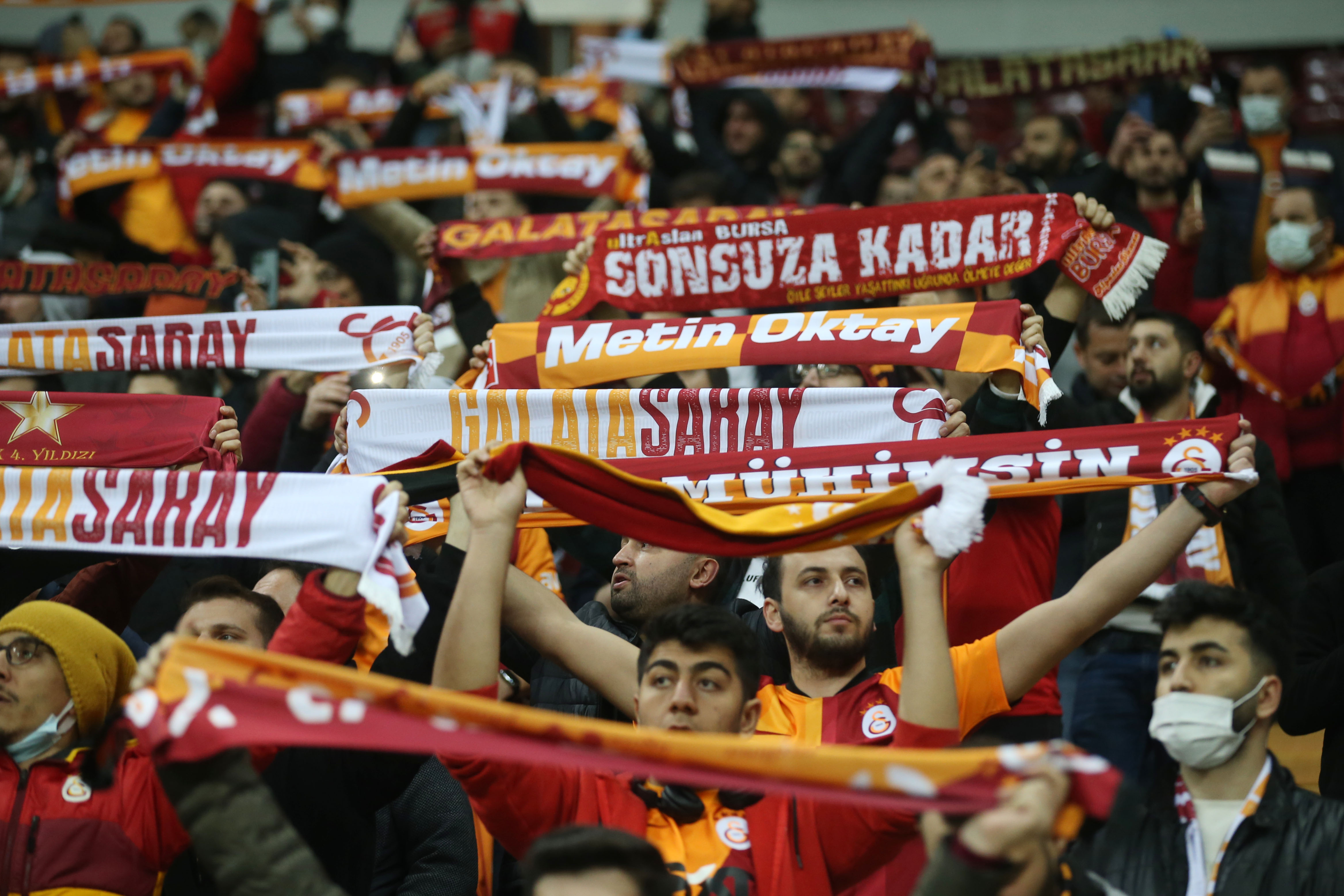 Galatasaray 'fırtınası' üst turu garantiledi| Galatasaray 4-2 Olimpik Marsilya