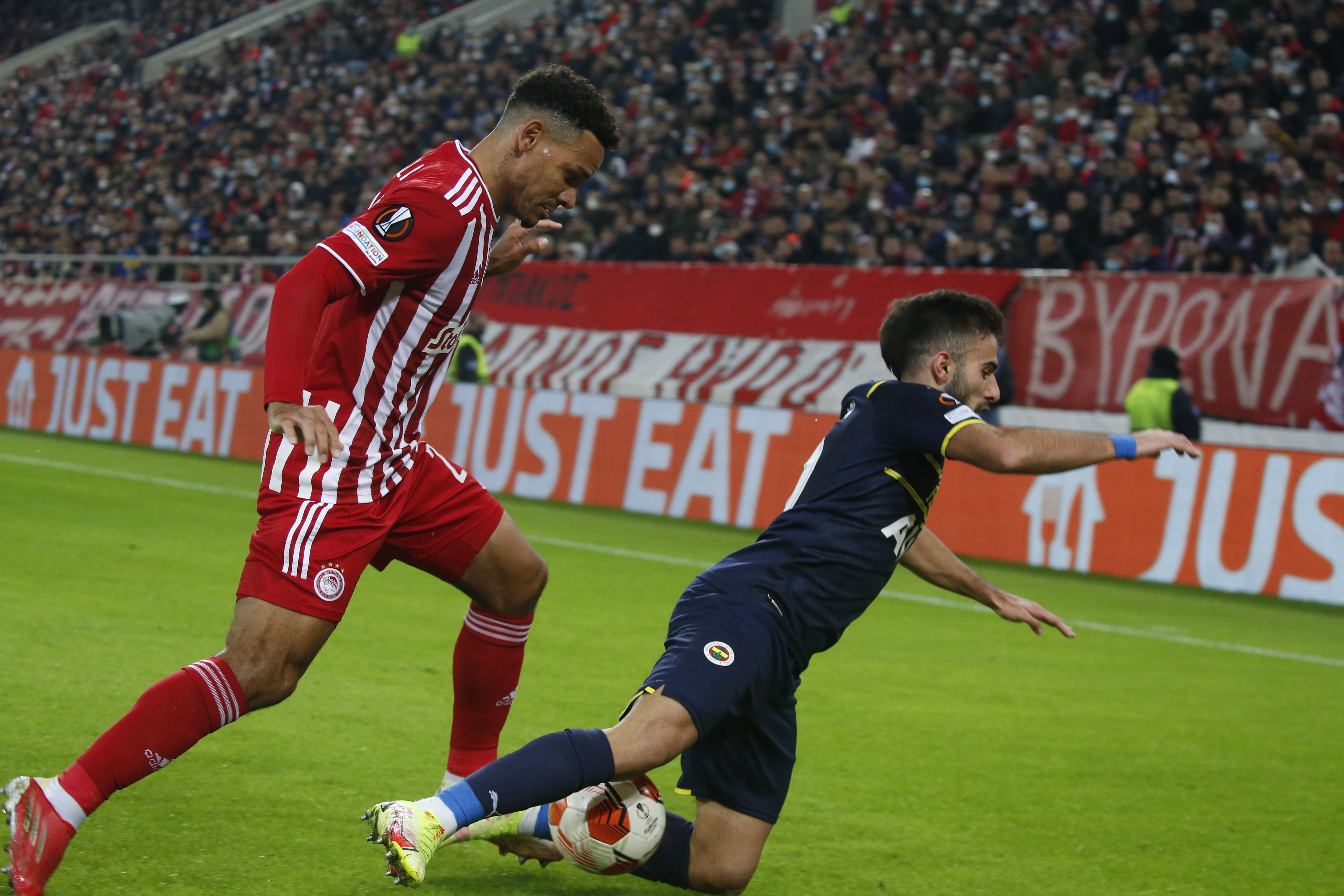 Fenerbahçe son dakikada yıkıldı,  UEFA Avrupa Ligi'ne veda etti | Olympiakos 1-0 Fenerbahçe